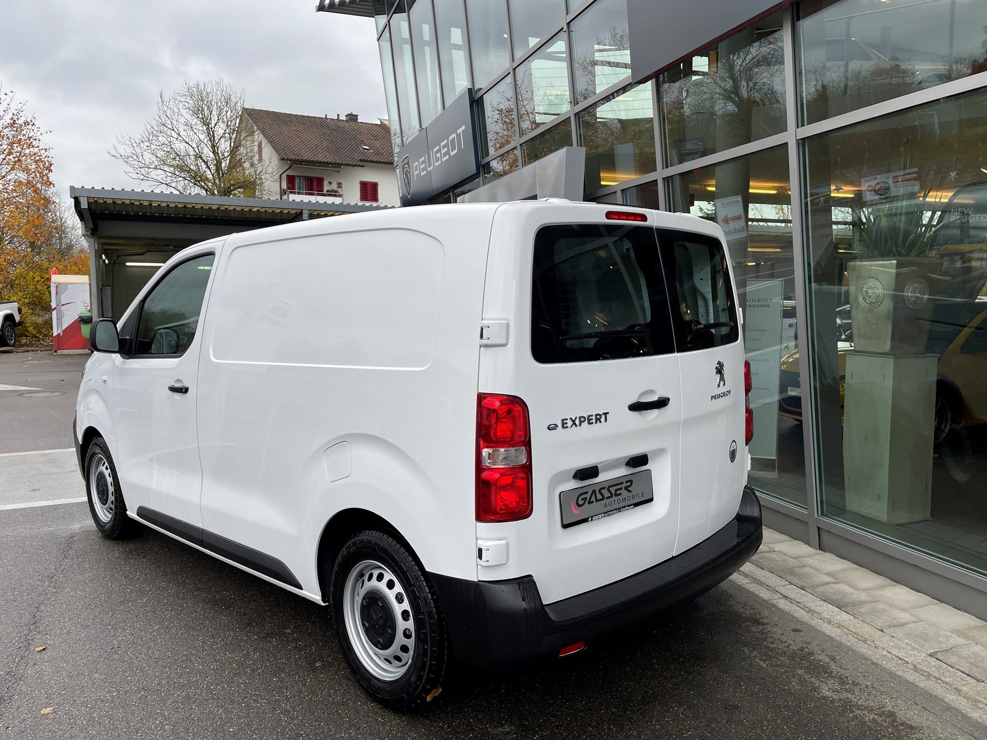 PEUGEOT Expert 50 KWh Pro Compact-showroom-element-2
