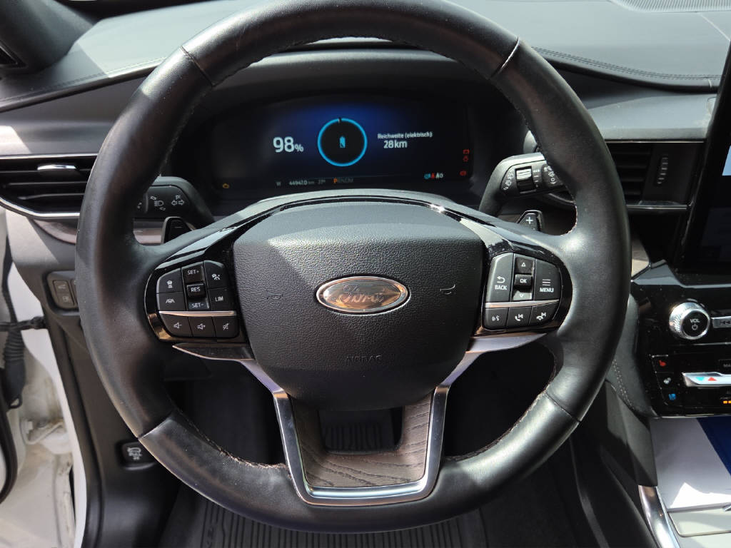 FORD Explorer 3.0 V6 Plug-in Hybrid Platinum-image-7