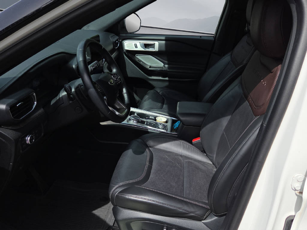 FORD Explorer 3.0 V6 Plug-in Hybrid Platinum-image-5