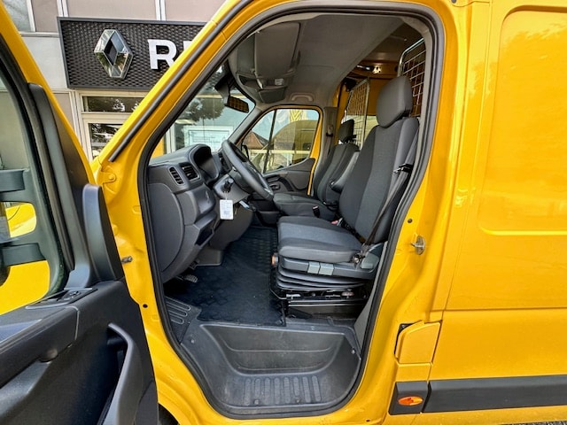 RENAULT Master T35 2.3dCi 135 L3H3-image-11