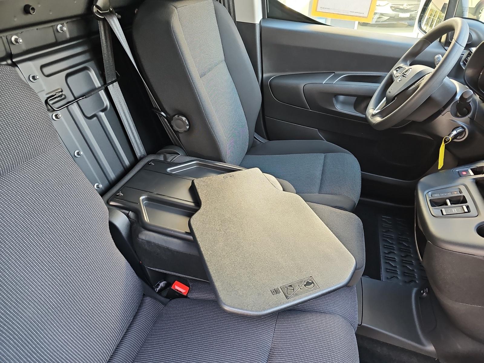 OPEL Combo-e Cargo 2.4 t Electric-image-18