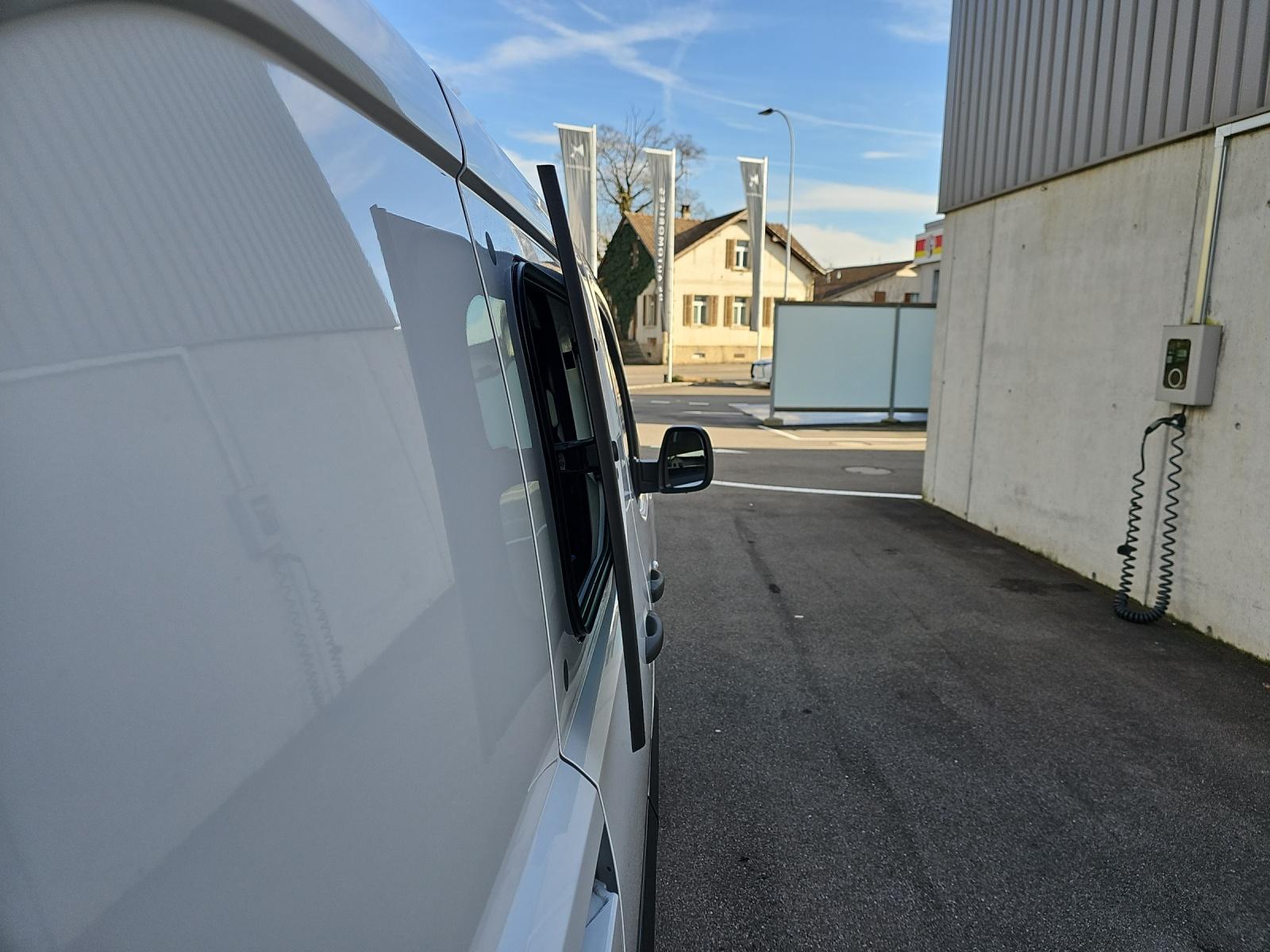 OPEL Combo-e Cargo 2.4 t Electric-image-20