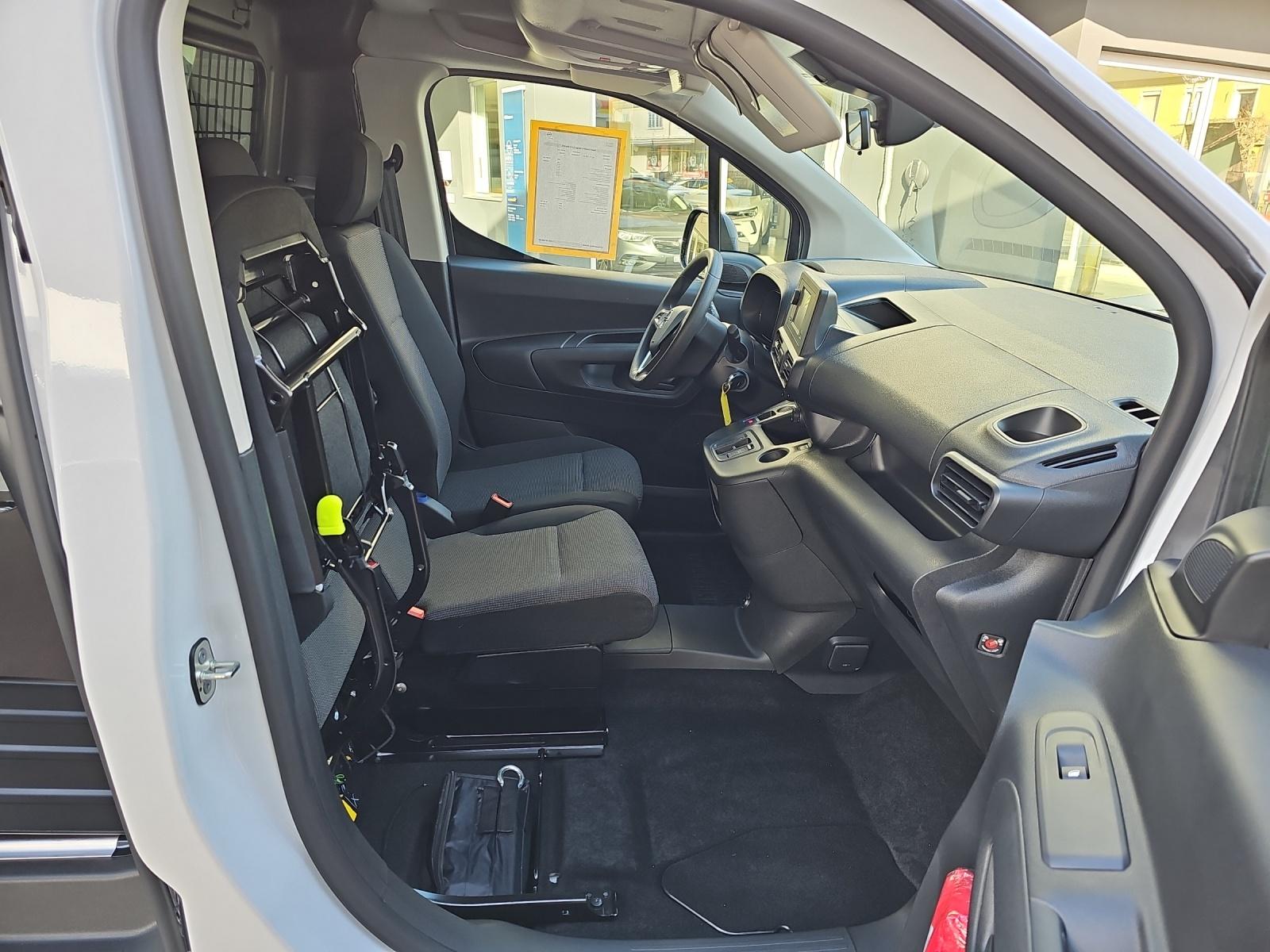 OPEL Combo-e Cargo 2.4 t Electric-image-17