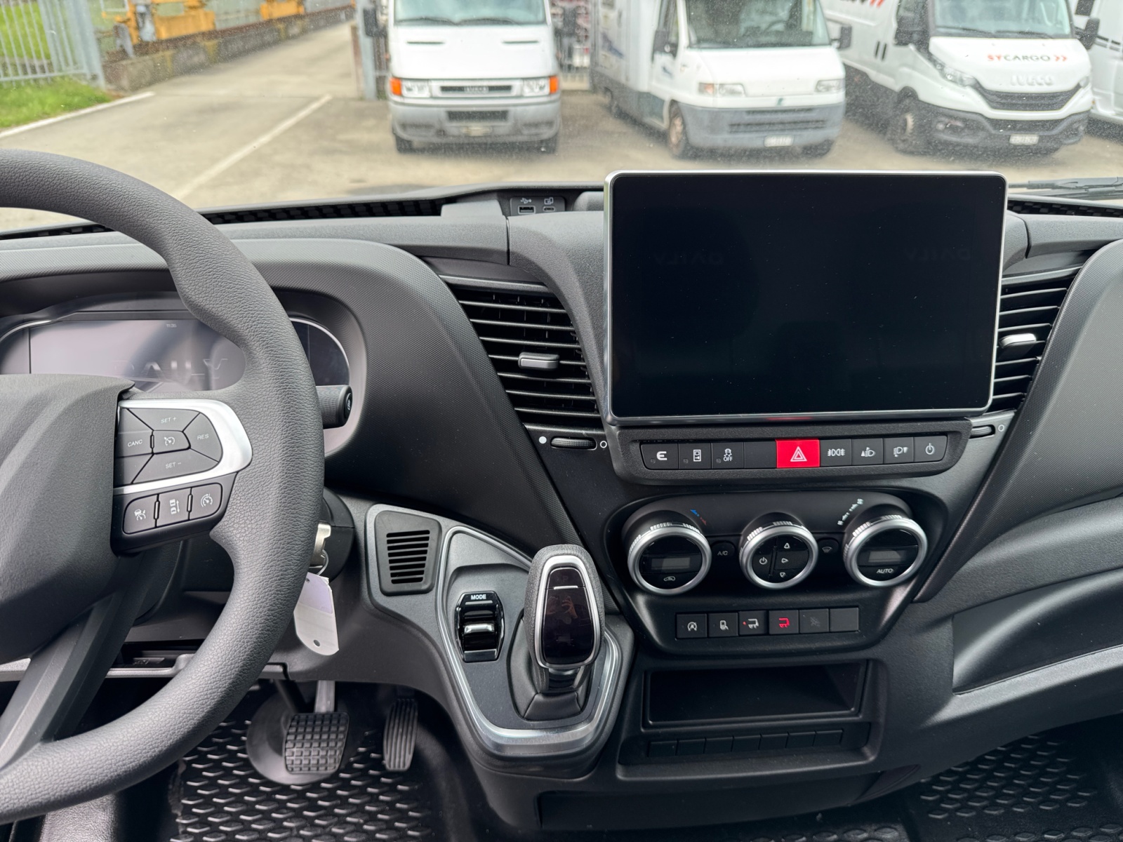 IVECO 35S16A8 Koffer/Hebebühne-image-9