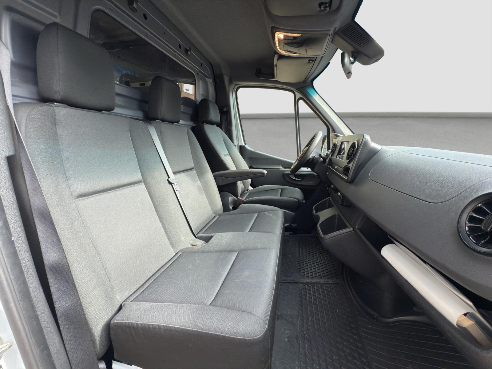 MERCEDES-BENZ Sprinter 314 CDI Standard 9G-TRONIC FWD-image-12