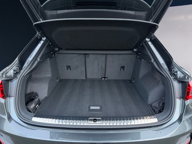 AUDI Q3 Sportback 35 TFSI S line Attraction S-tronic-image-18