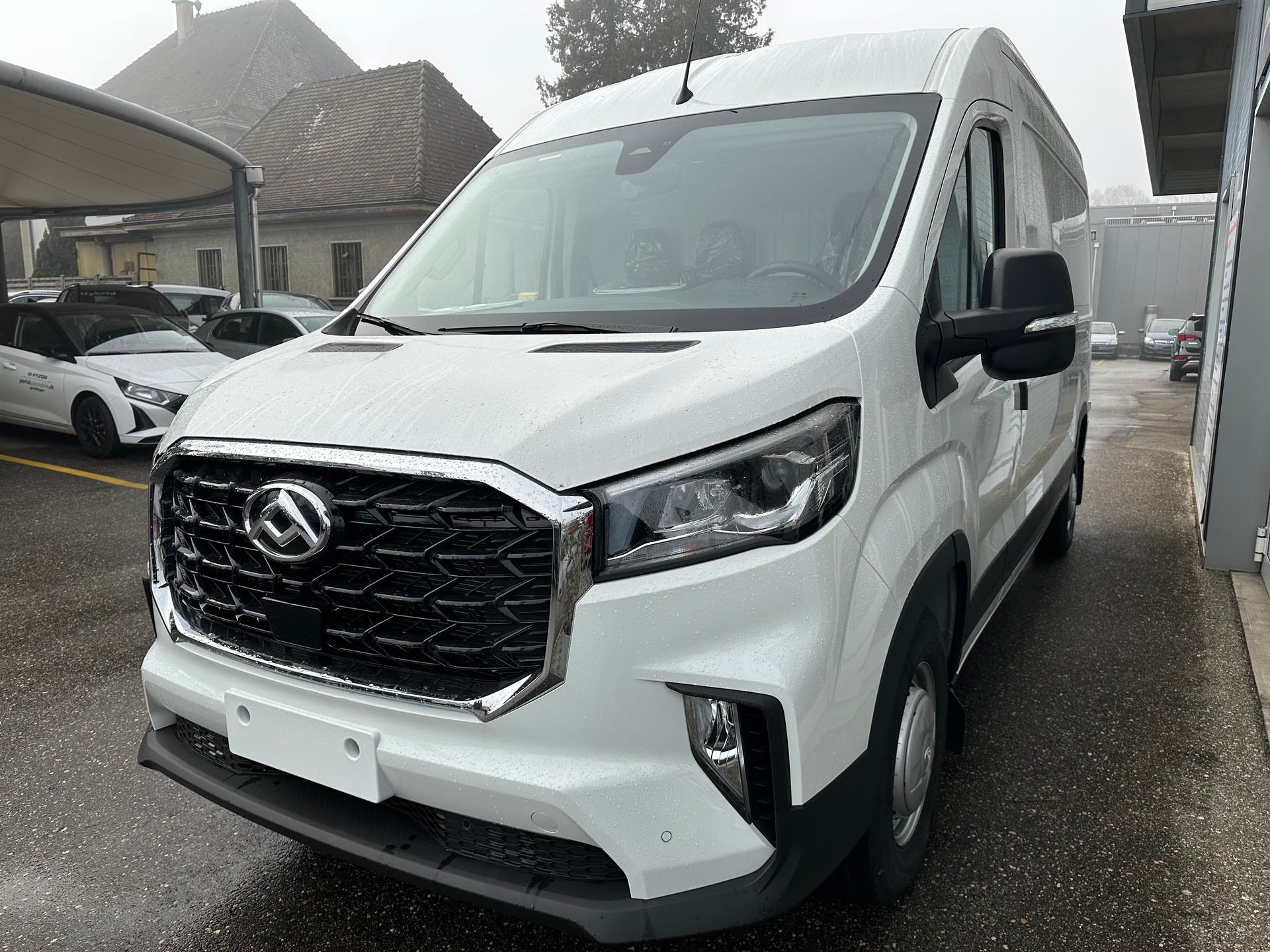 MAXUS Deliver 9 2.0D L3H2 FWD Comfort-image-2