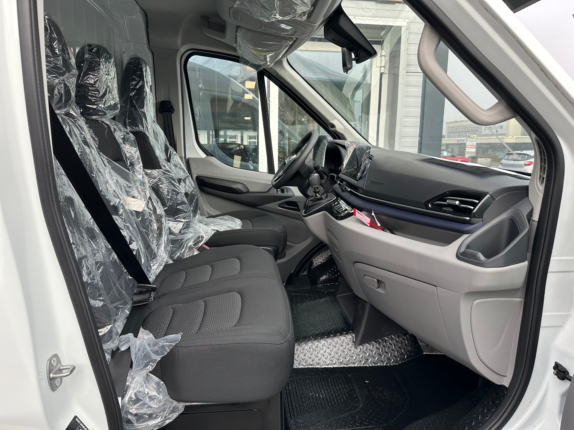 MAXUS Deliver 9 2.0D L3H2 FWD Comfort-image-11