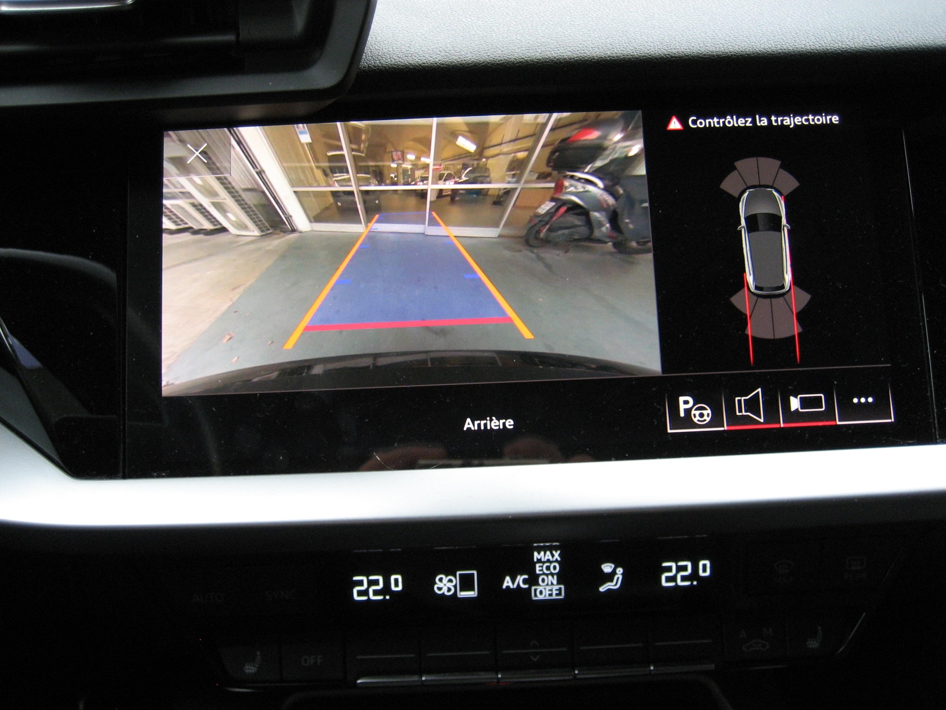 AUDI A3 Sportback 35 TFSI Attraction S-tronic-image-10