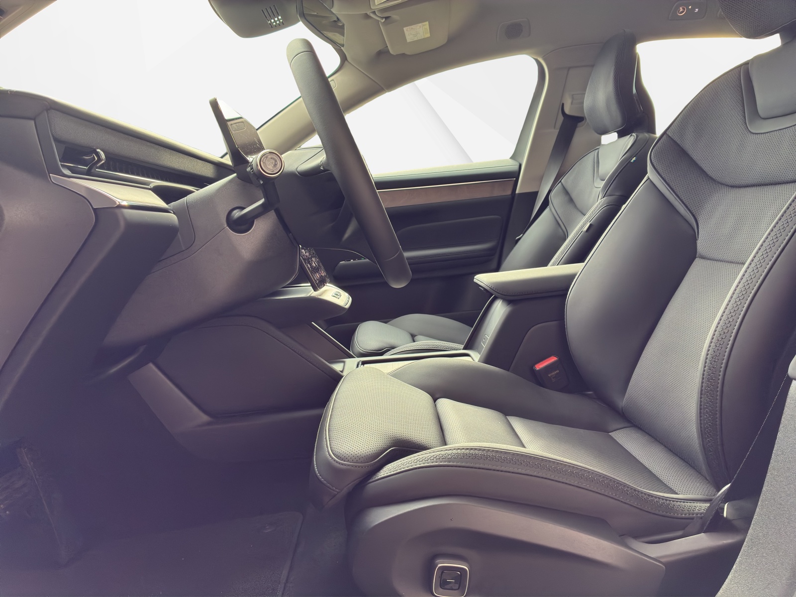 VOLVO ES90 Ultra-image-9