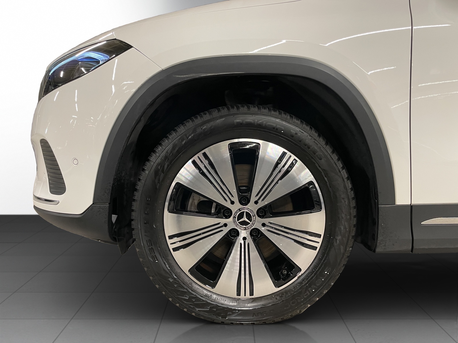 MERCEDES-BENZ EQA 250-showroom-element-2