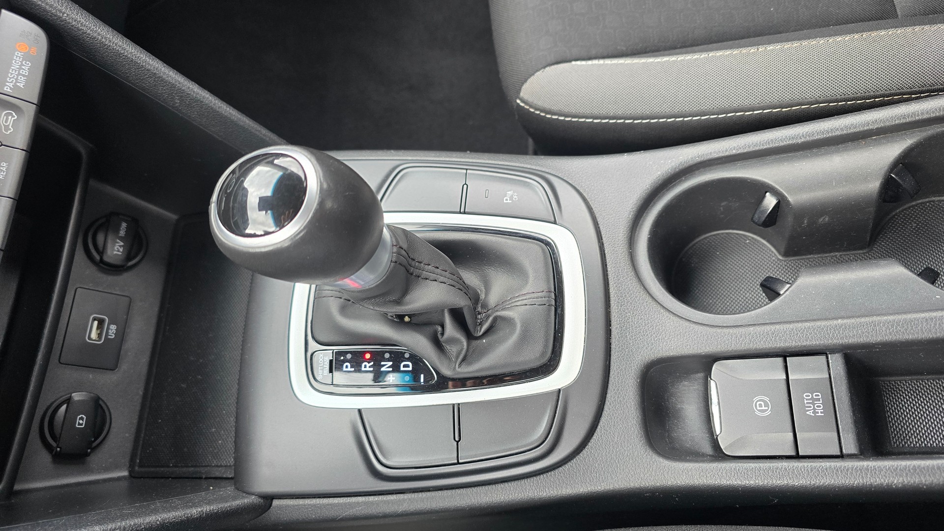 HYUNDAI Kona 1.6 GDi HEV Vertex DCT-image-17