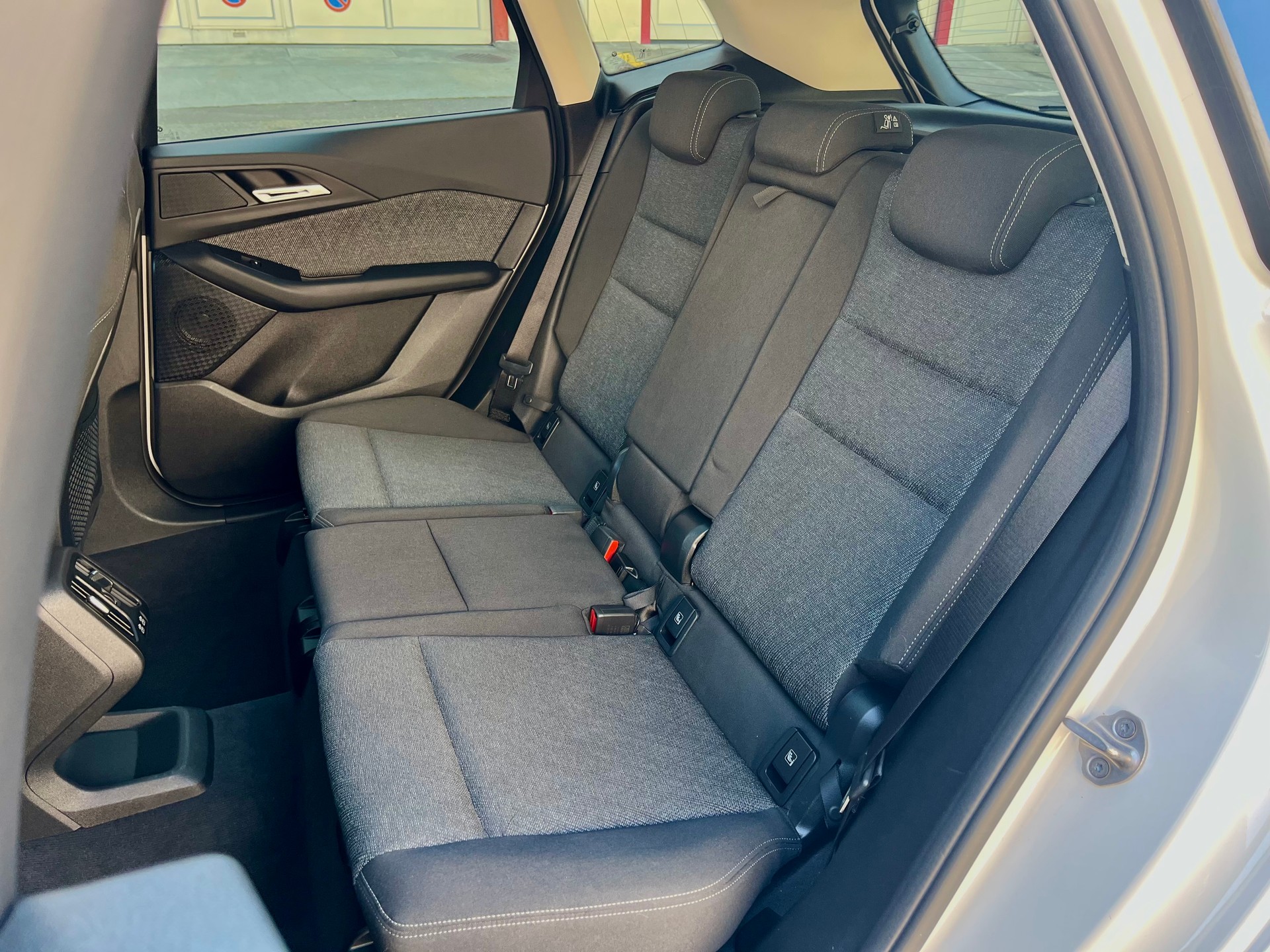 BMW 223d Active Tourer xDrive DKG**AHK 1500 Kg**-image-23