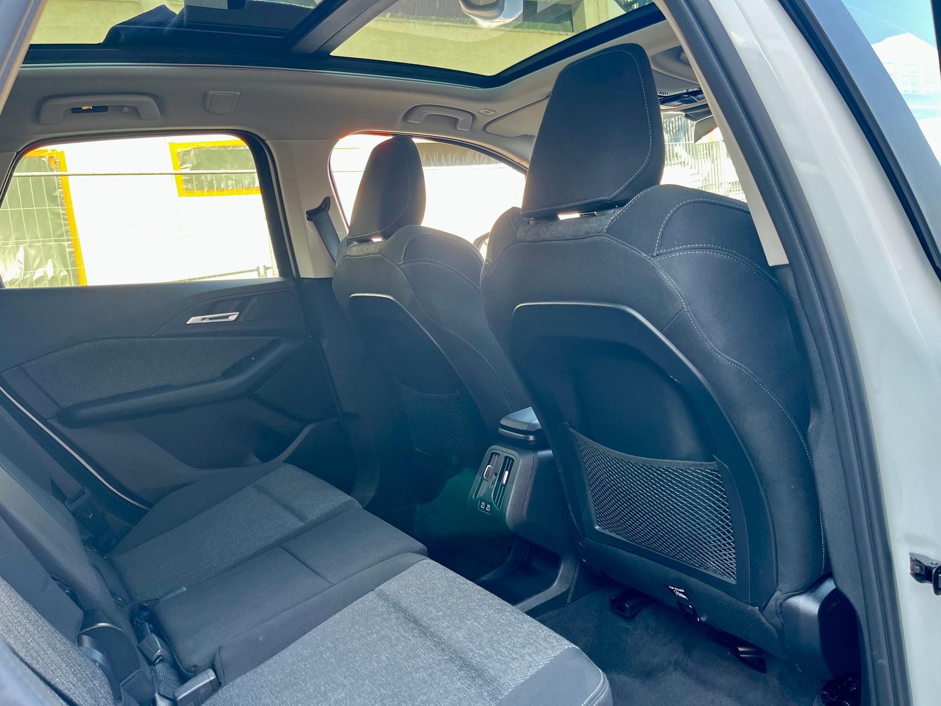 BMW 223d Active Tourer xDrive DKG**AHK 1500 Kg**-image-24