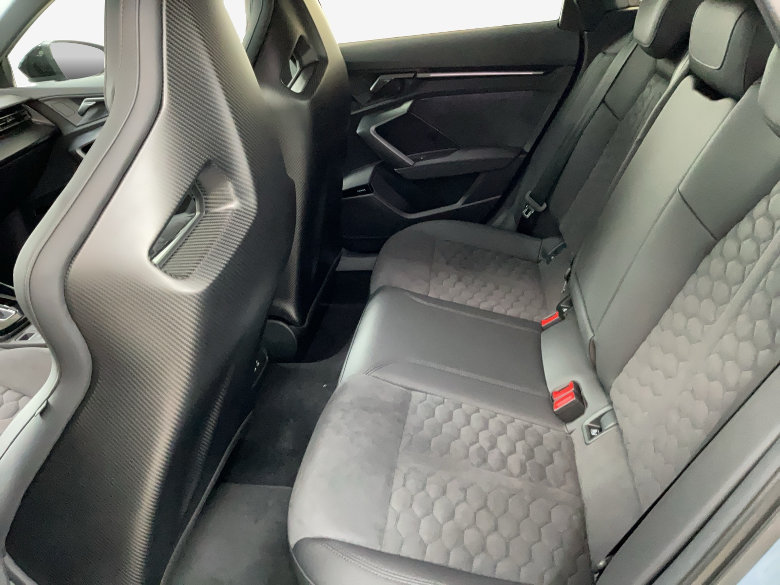 AUDI RS3 Sportback 2.5 TSI quattro S-tronic-image-11