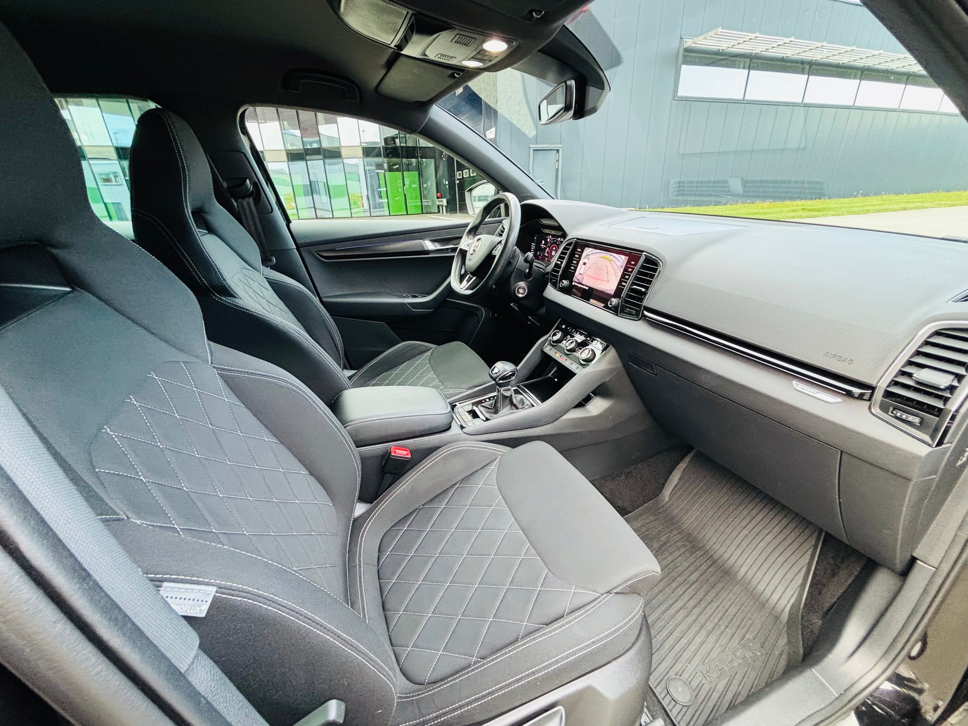 SKODA Karoq 2.0 TSI SportLine 4x4 DSG-image-9