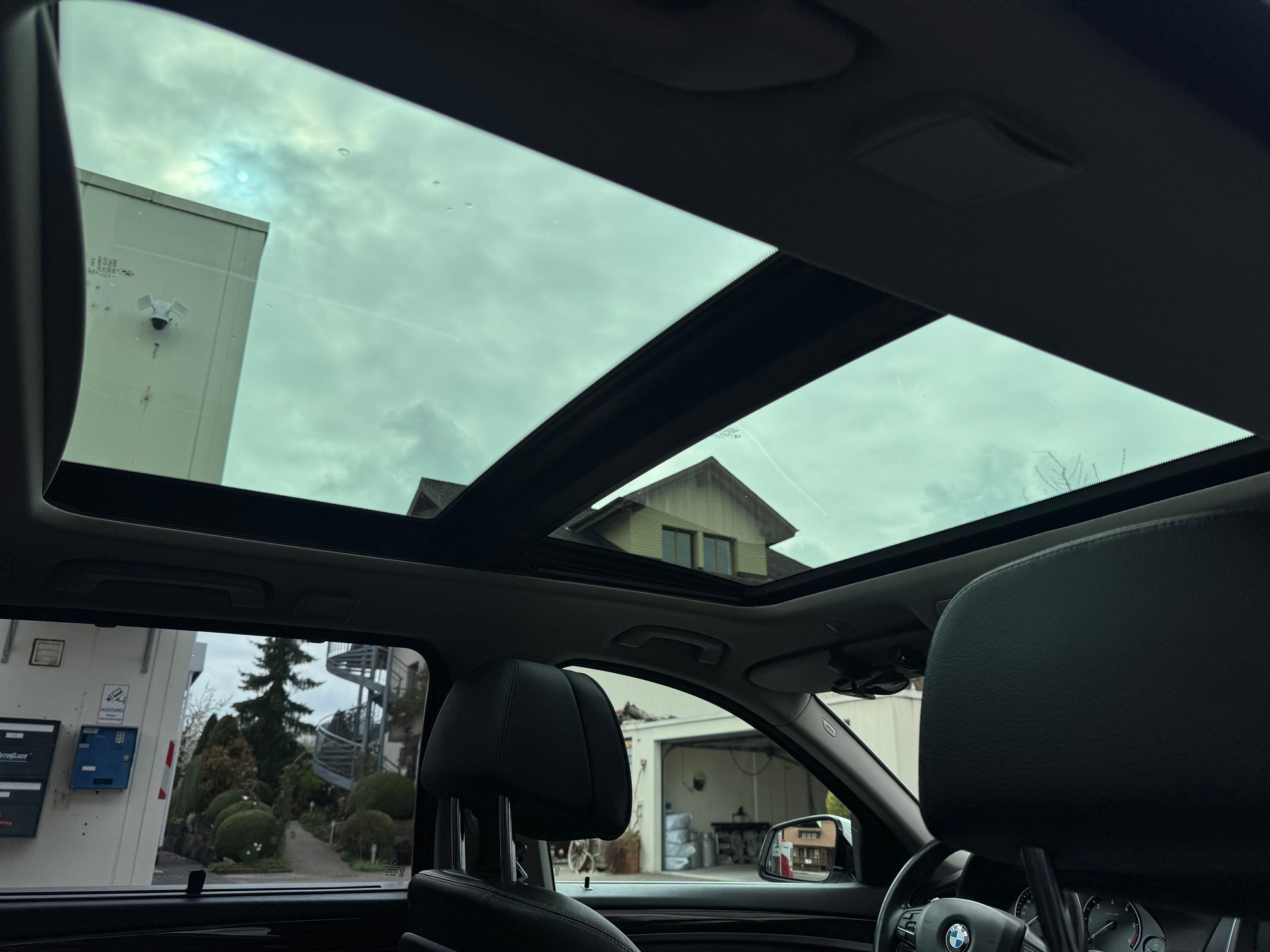 BMW 525d Touring xDrive Luxury Line Steptronic-image-15