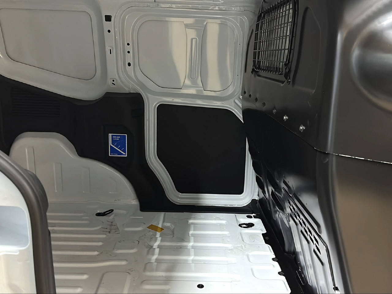 FORD Transit Courier Van 1.0 EcoBoost Trend-image-18