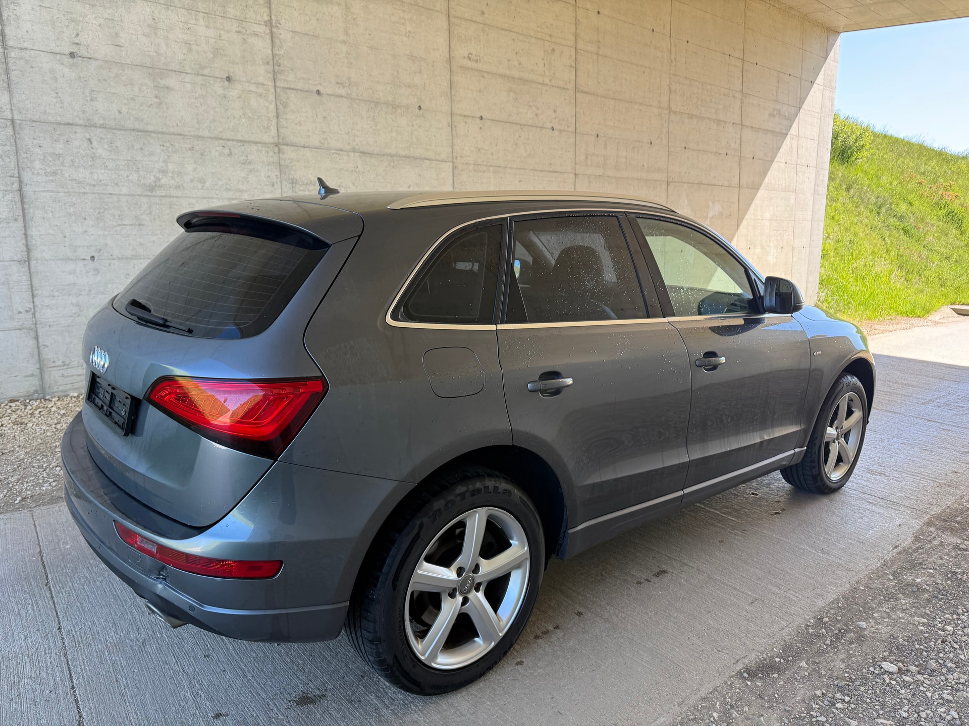 AUDI Q5 3.0 TDI quattro S-tronic-image-5