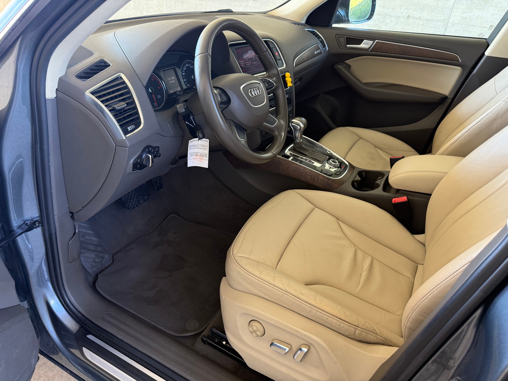AUDI Q5 3.0 TDI quattro S-tronic-image-12