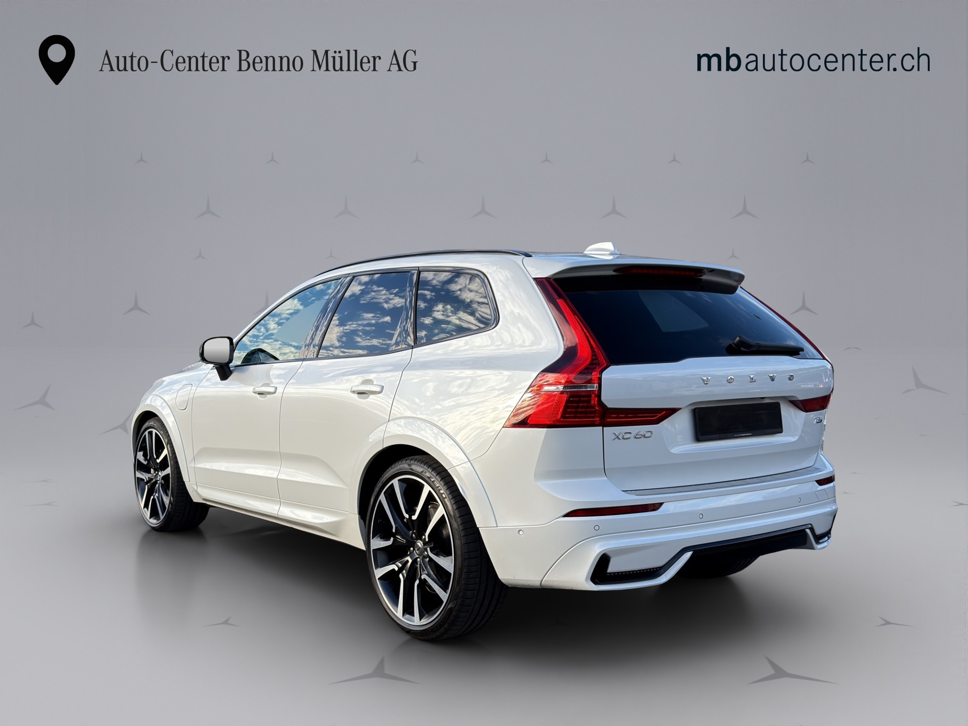 VOLVO XC60 2.0 T8 TE XCLUSIVE Ultra Dark eAWD-showroom-element-2