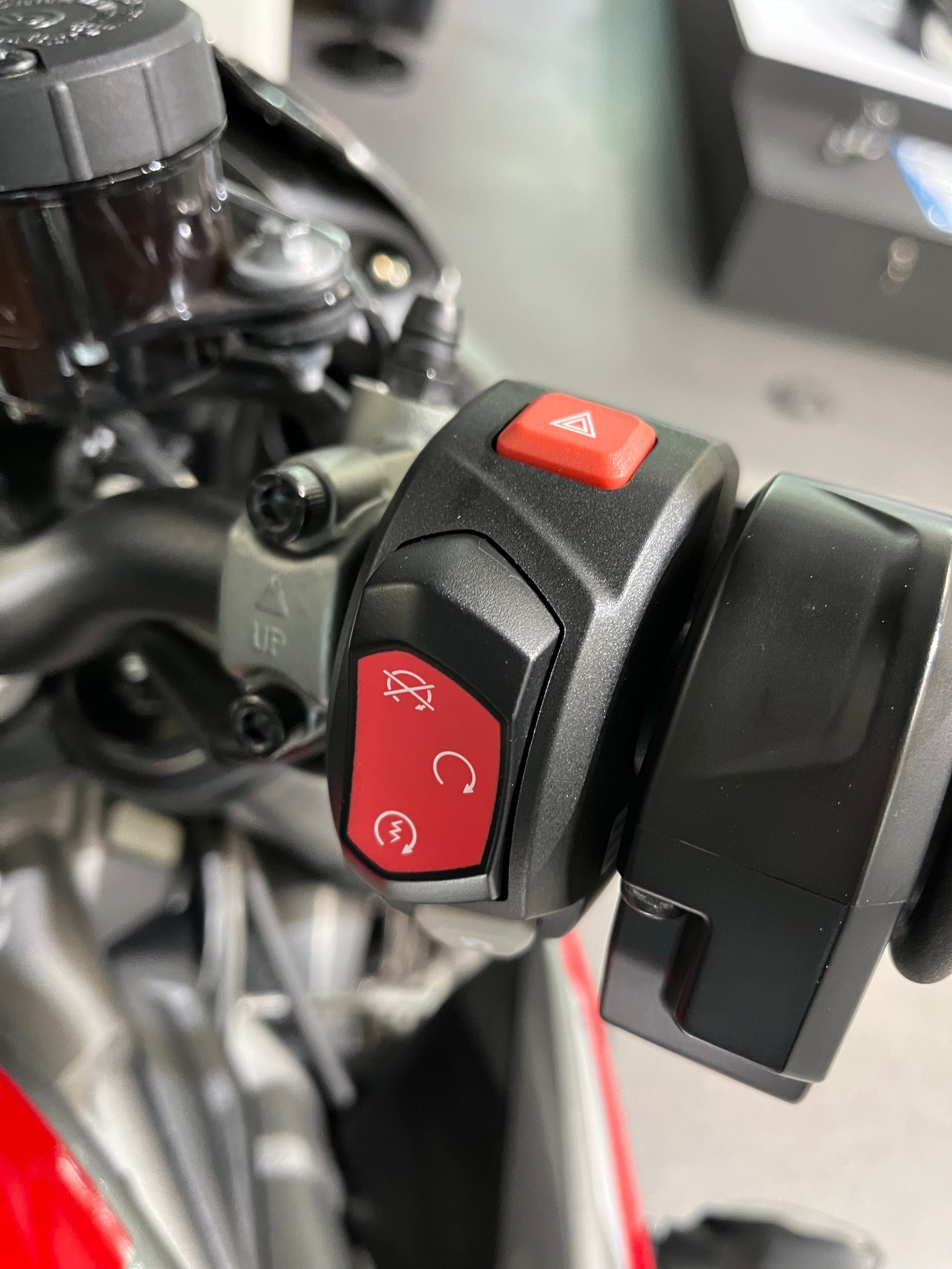 TRIUMPH Street Triple RS 765 ABS-image-4