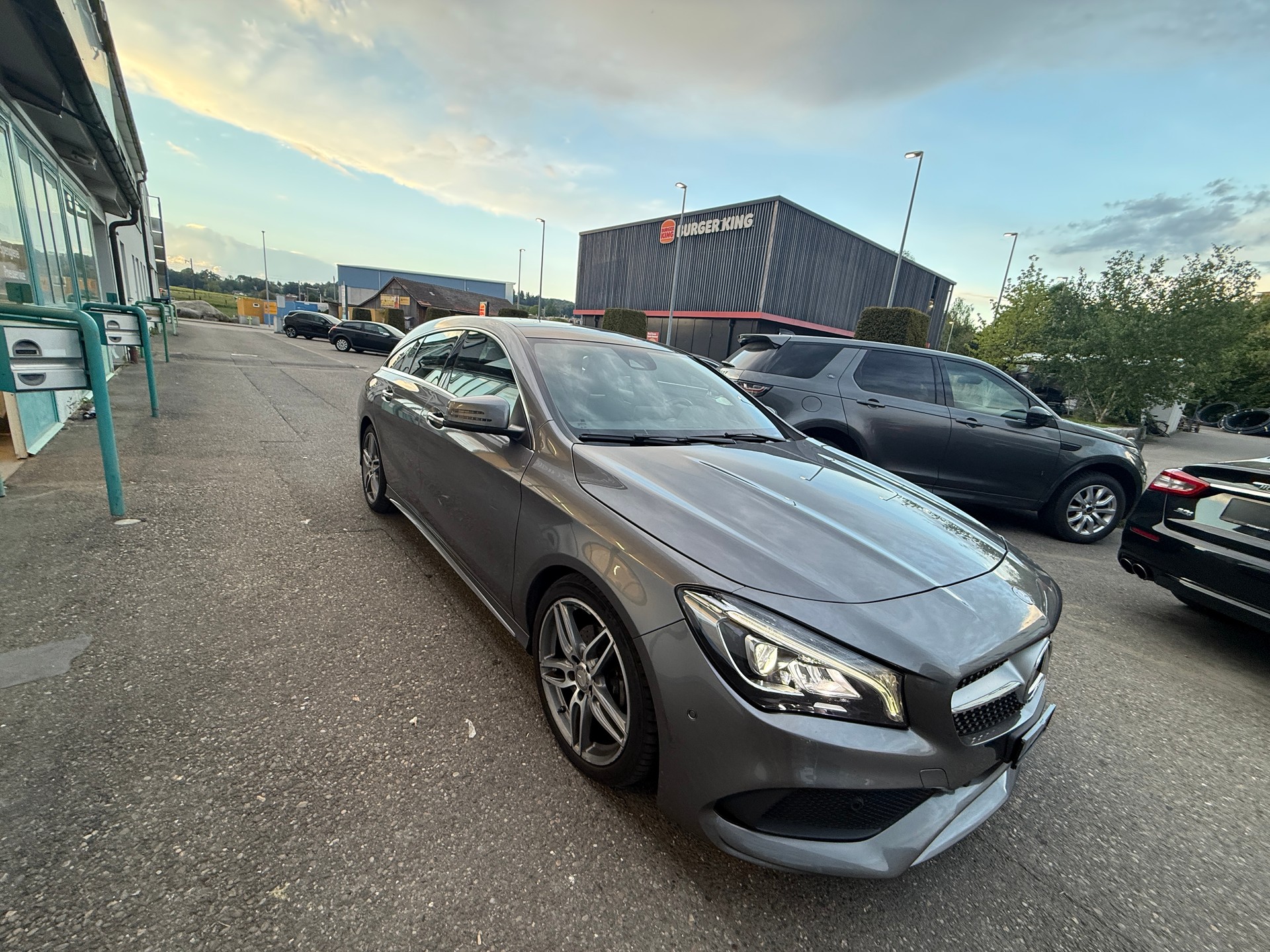 MERCEDES-BENZ CLA Shooting Br 200 d Swiss Star AMG Line 4M-image-5