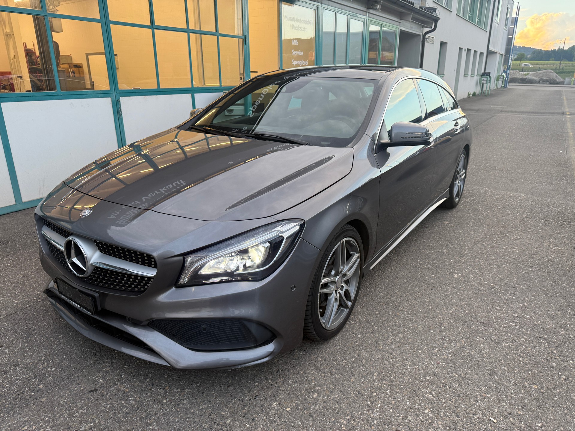 MERCEDES-BENZ CLA Shooting Br 200 d Swiss Star AMG Line 4M-image-1