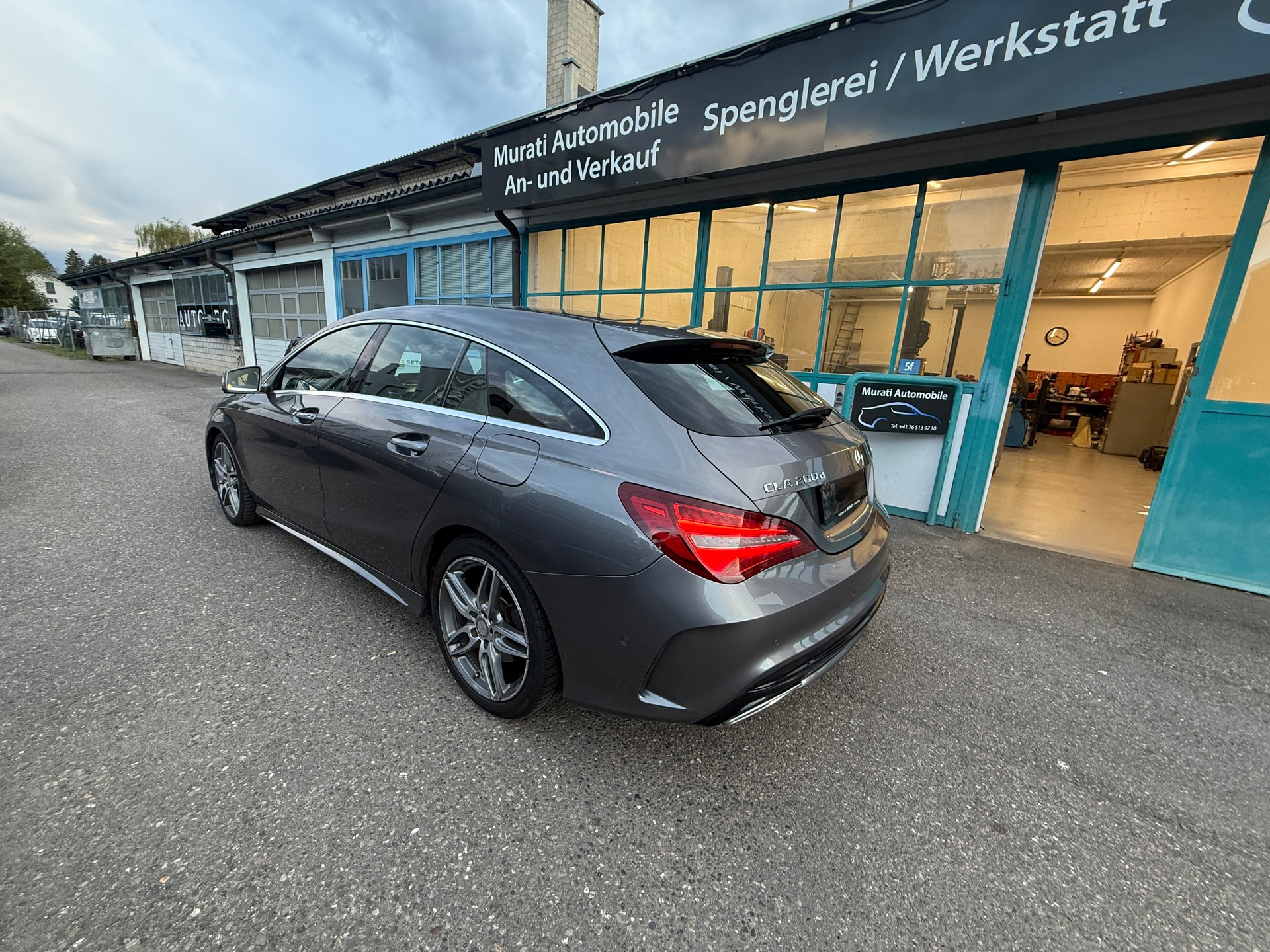 MERCEDES-BENZ CLA Shooting Br 200 d Swiss Star AMG Line 4M-image-2