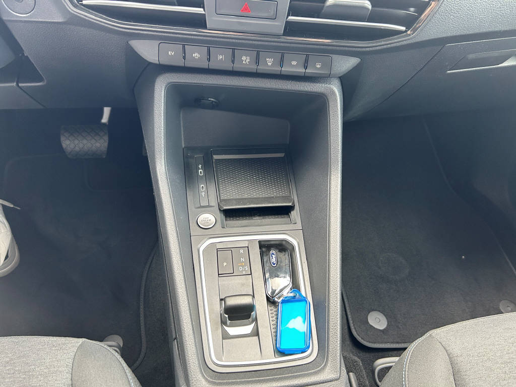 FORD TOURNEO CONNECT Grand 1.5 EcoBoost 150 Active PHEV-image-10