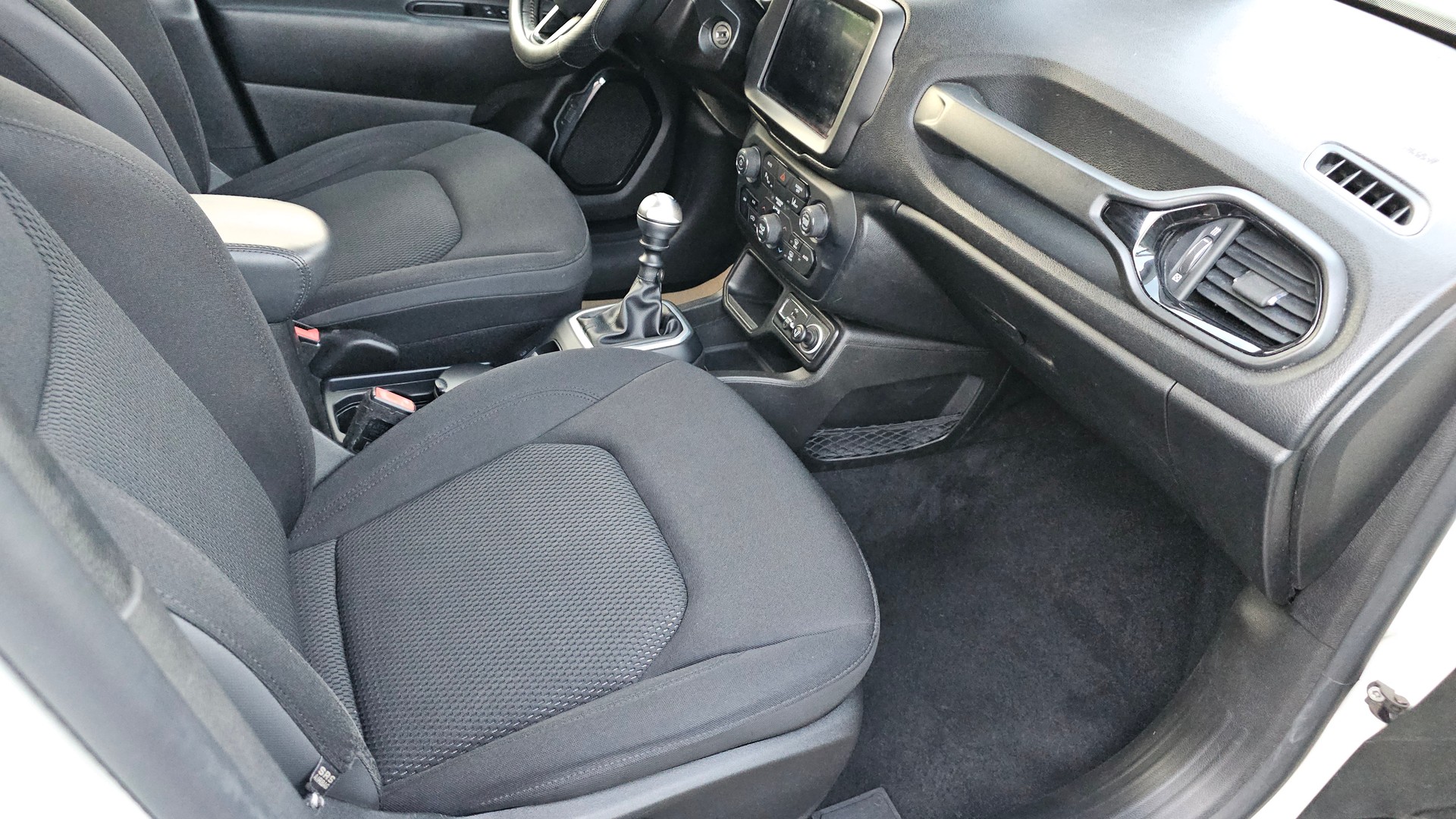 JEEP Renegade 1.0 Turbo Night Eagle-image-10