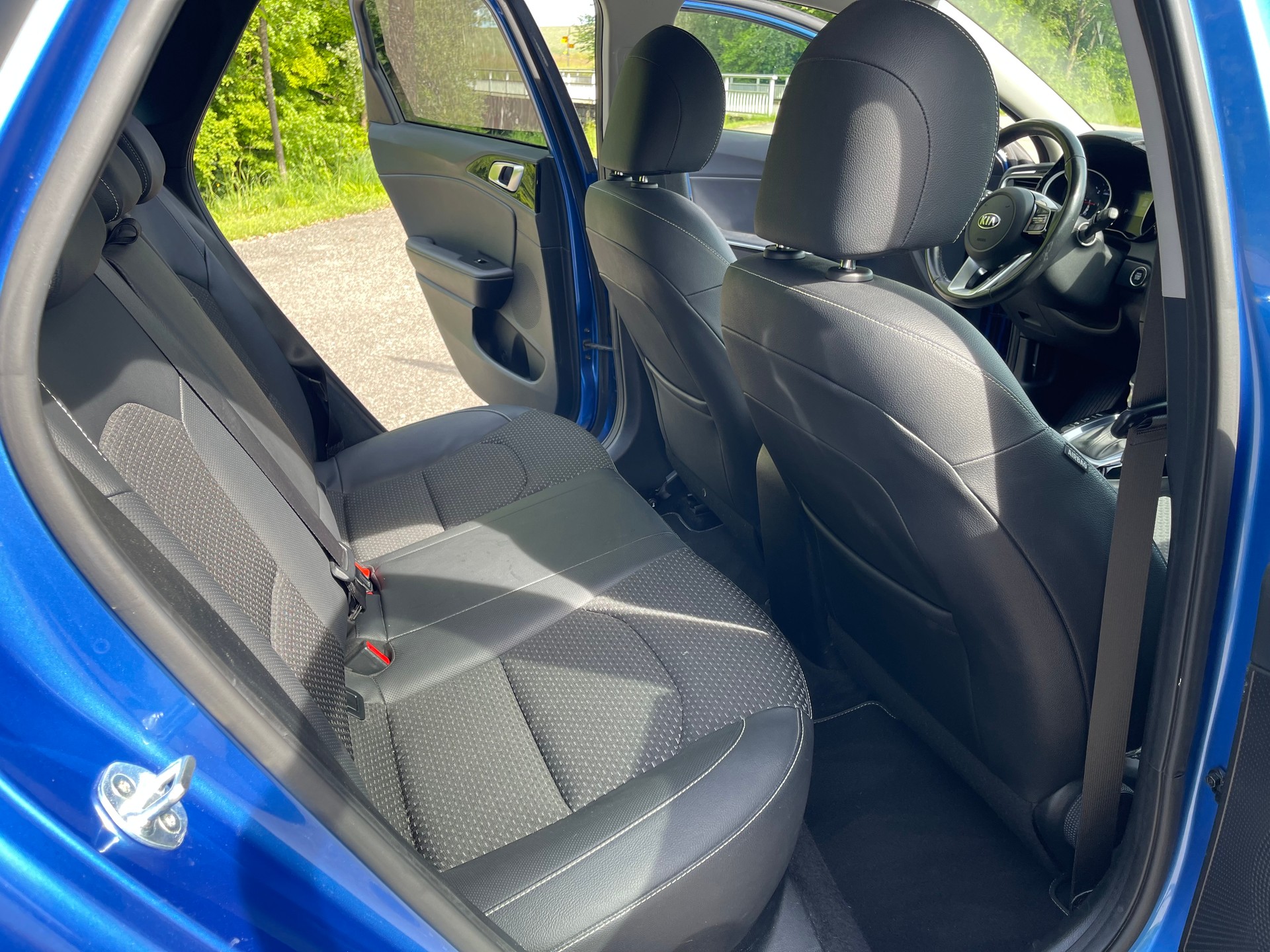 KIA Ceed Sportswagon 1.6 CRDi Style DCT-image-9