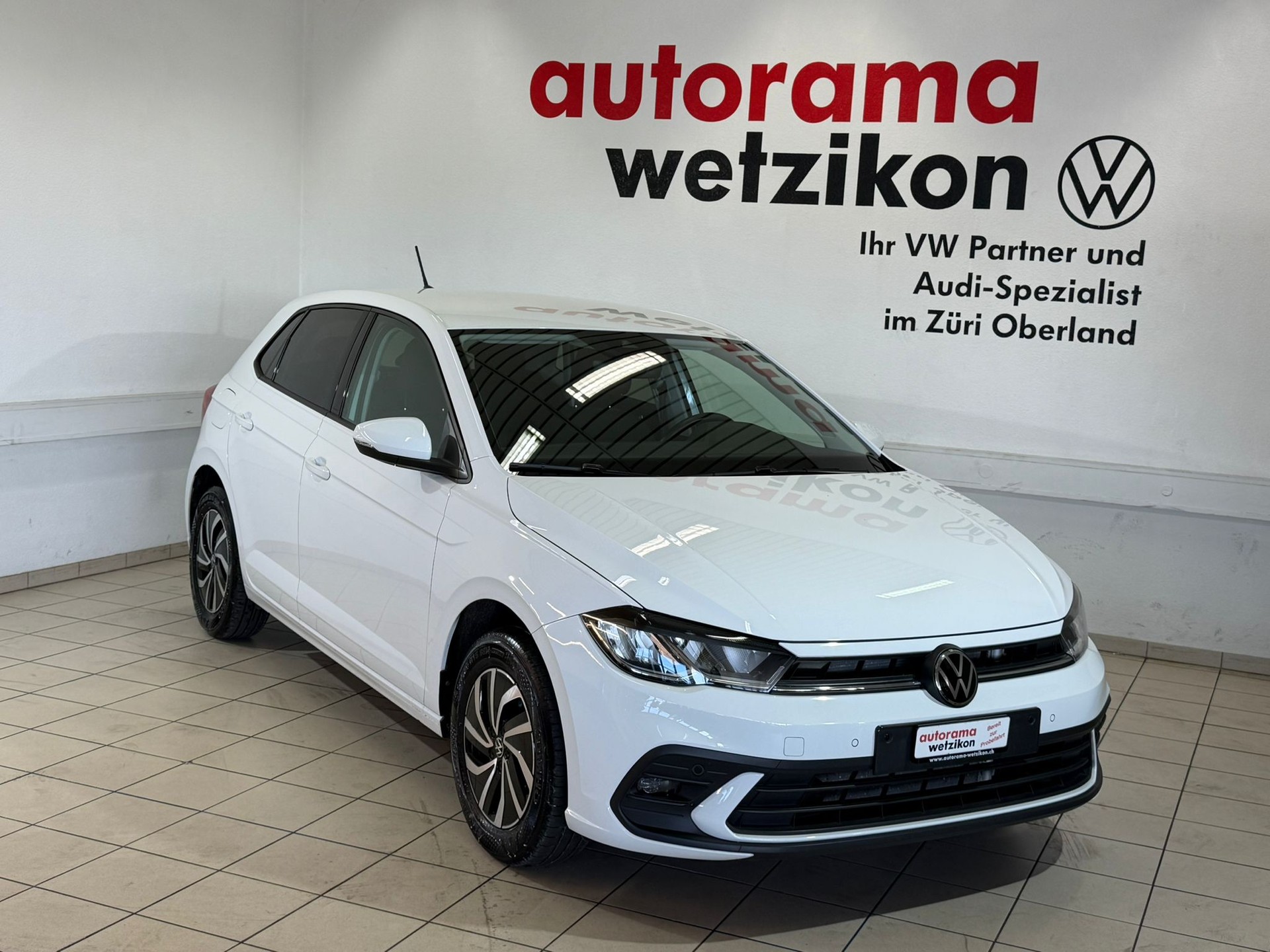 VW Polo 1.0 TSI Life DSG-showroom-element-1