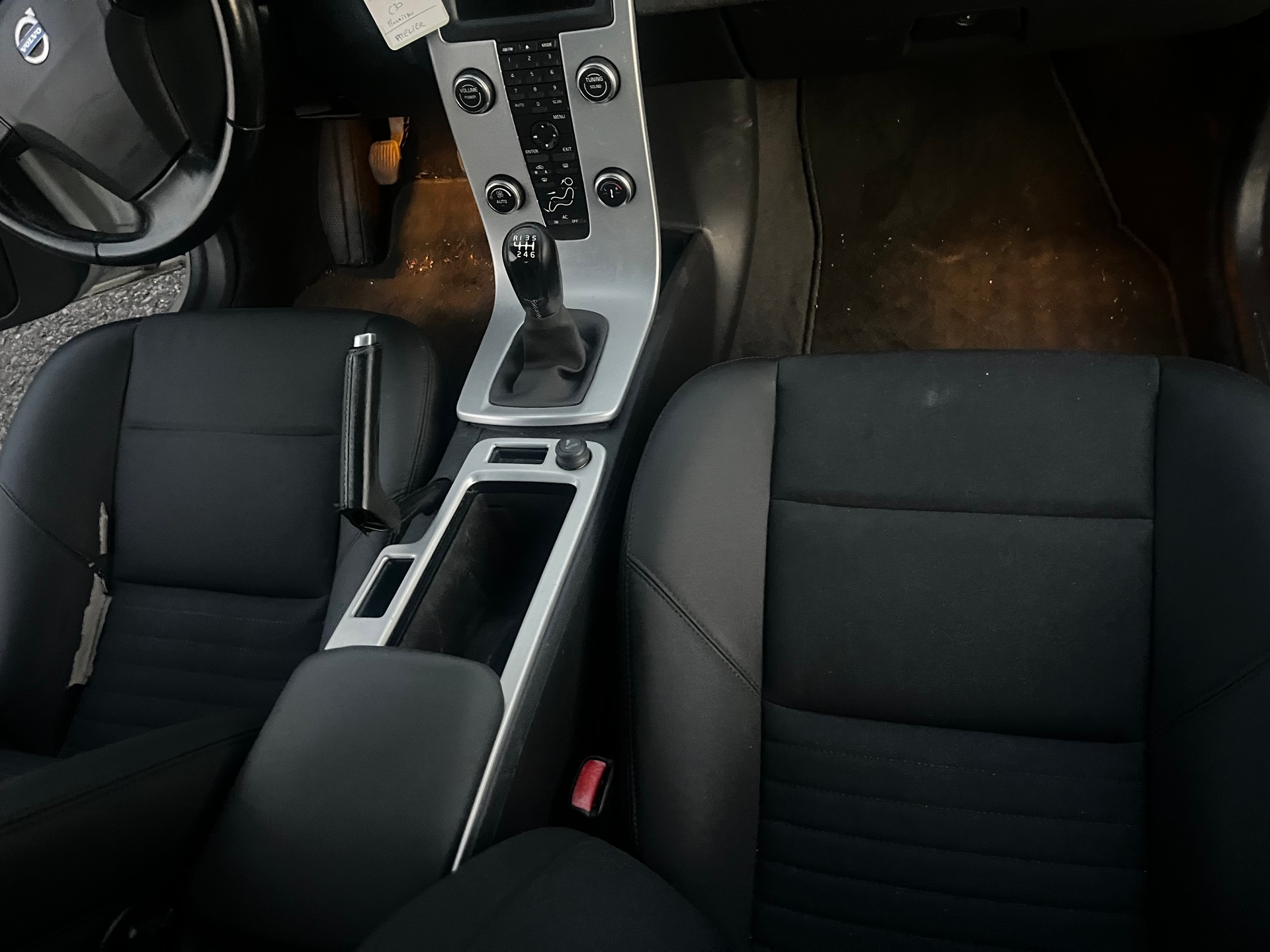 VOLVO C30 2.0D-image-14