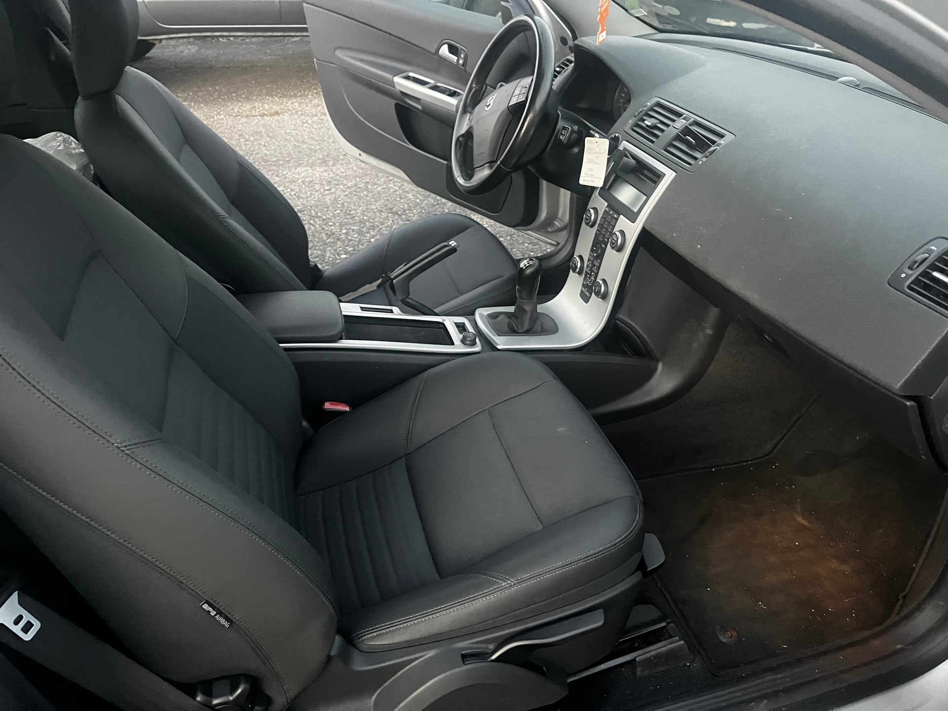 VOLVO C30 2.0D-image-15