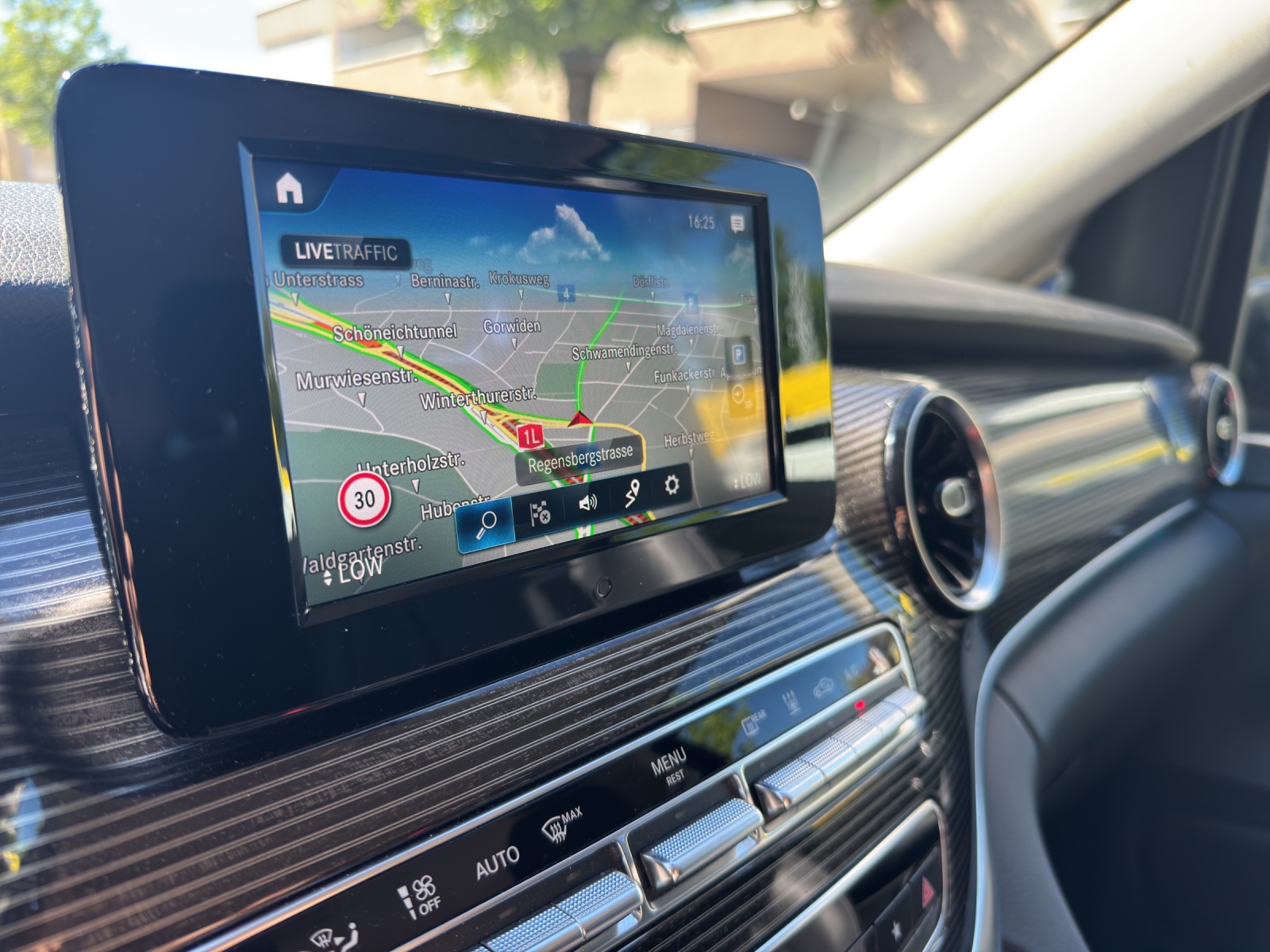 MERCEDES-BENZ V 250 d lang Avantgarde 4Matic G-Tronic-image-21