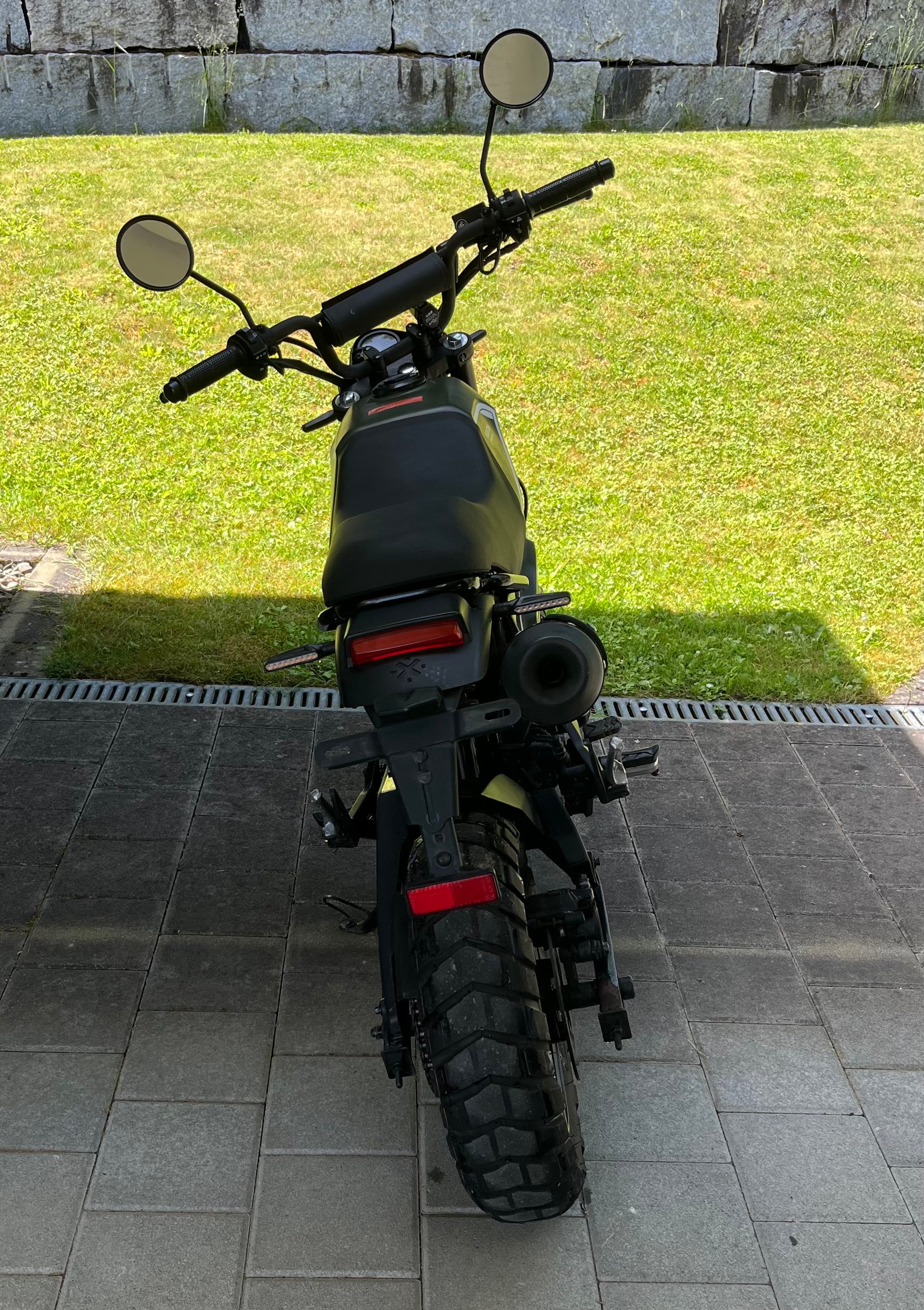 BRIXTON Crossfire 125 XS CBS-image-2