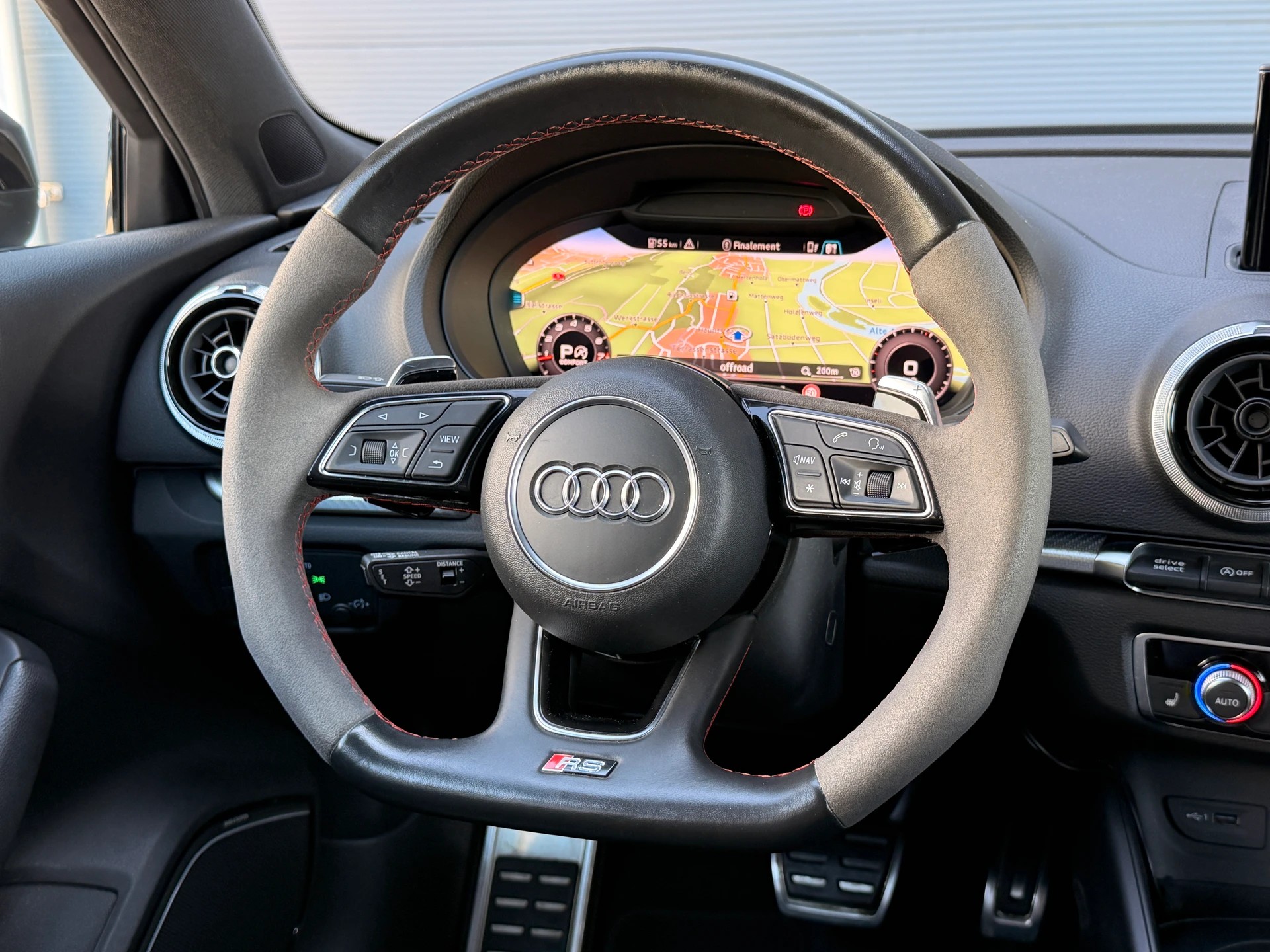 AUDI RS3 Sportback 2.5 TSI quattro S-tronic-image-8