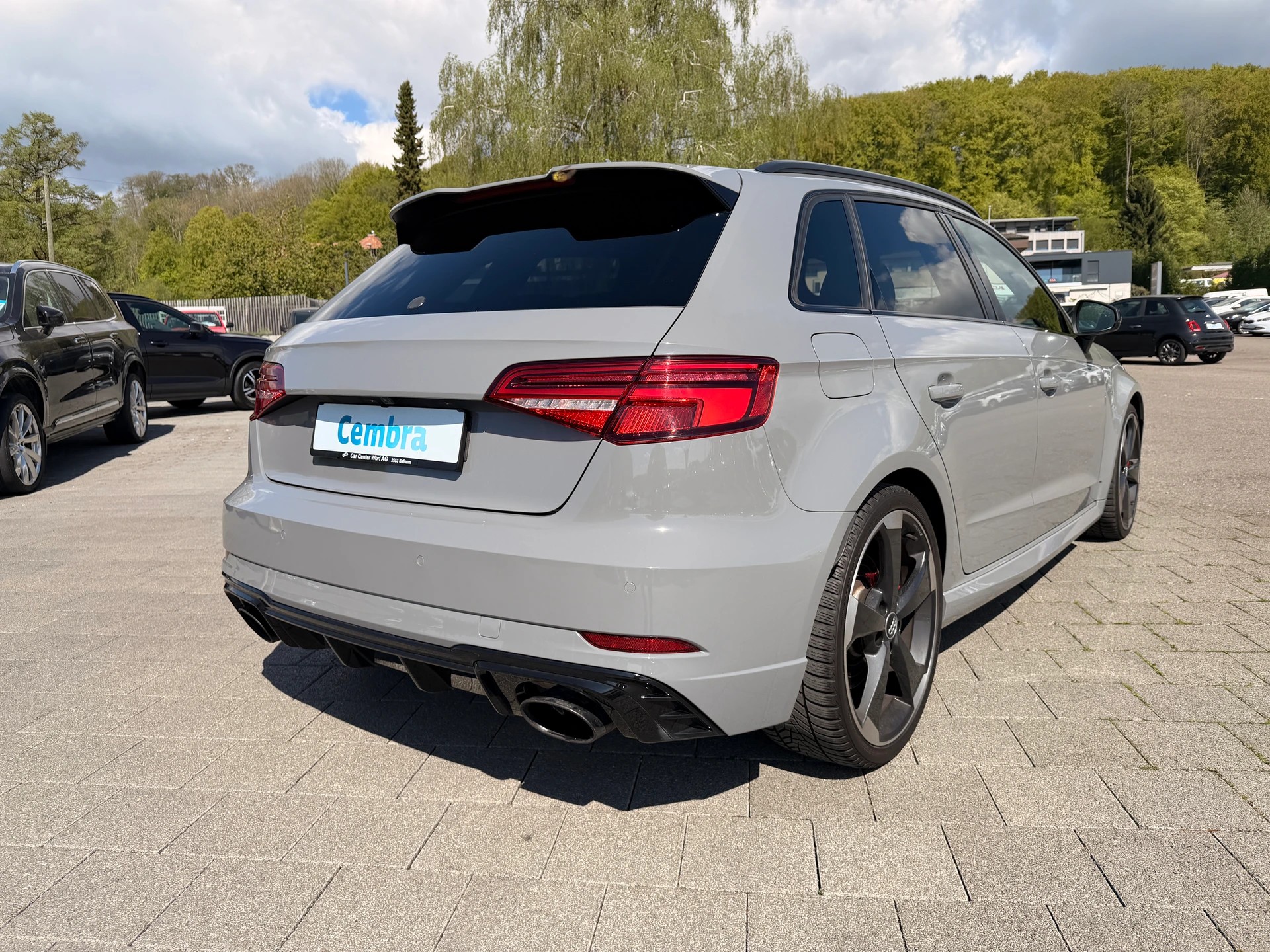 AUDI RS3 Sportback 2.5 TSI quattro S-tronic-image-3