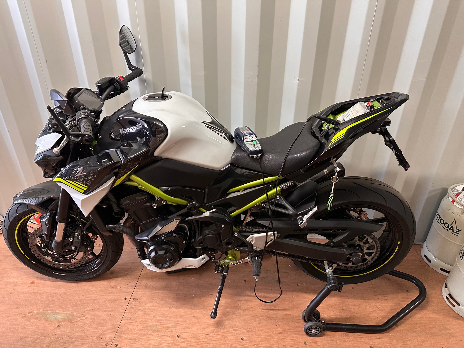 KAWASAKI Z 900-image-2