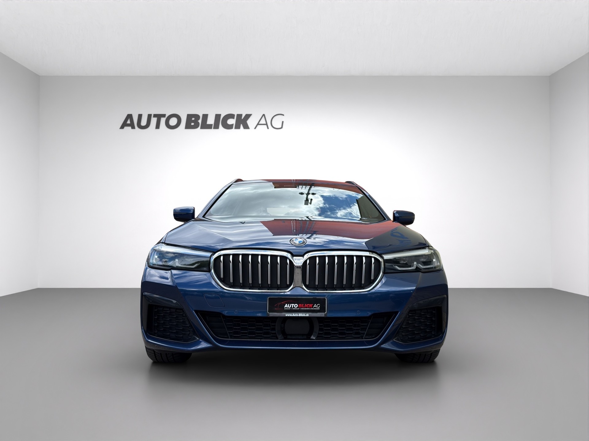 BMW 520d xDrive 48V Touring M Sport Steptronic-showroom-element-2