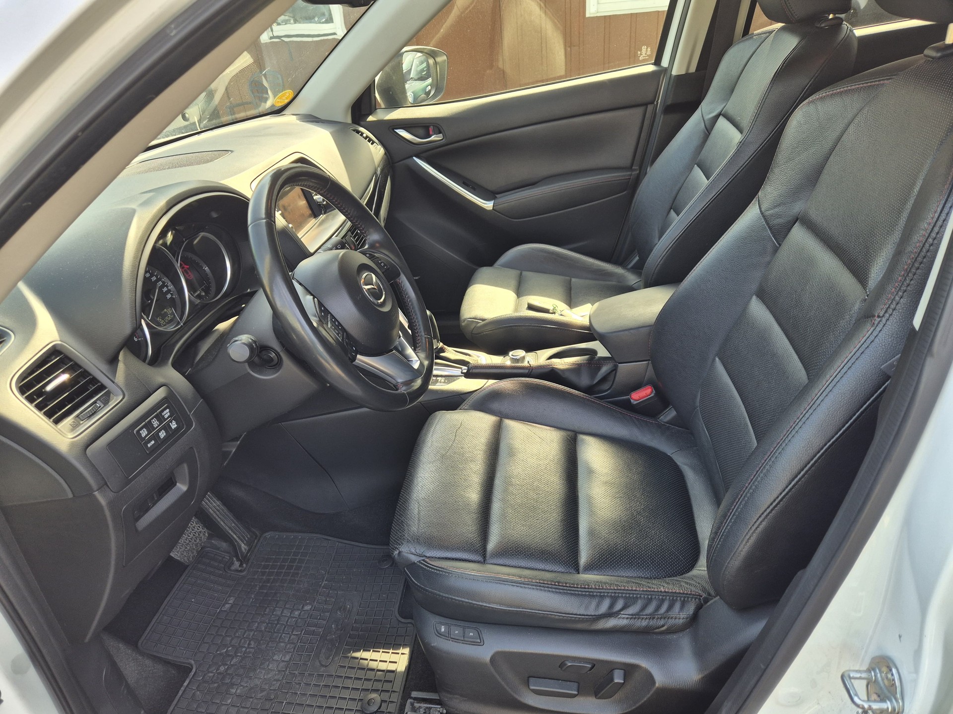 MAZDA CX-5 2.2 D HP Revolution AWD Automatic-image-6