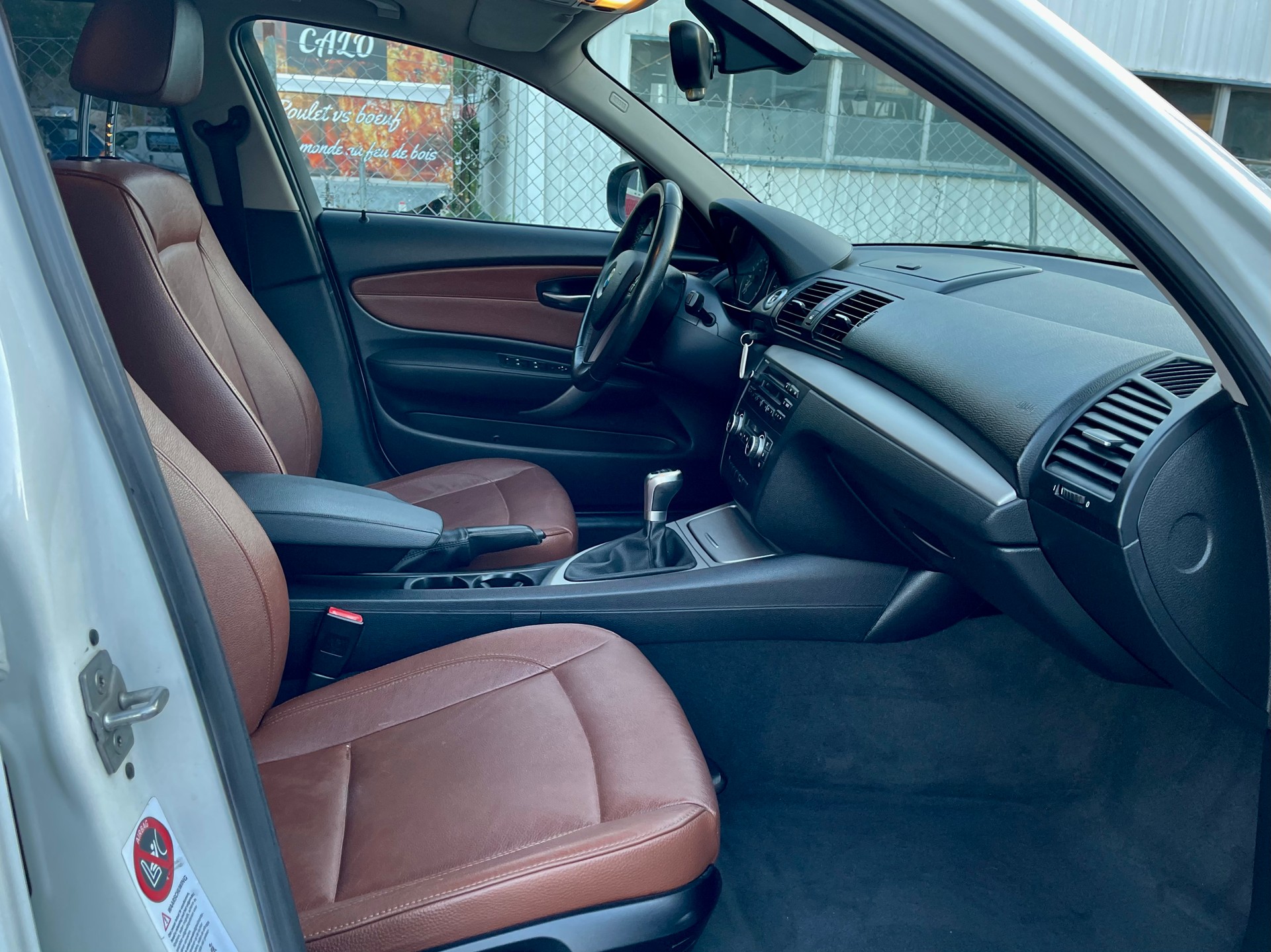 BMW 116i Dynamic Edition-image-15