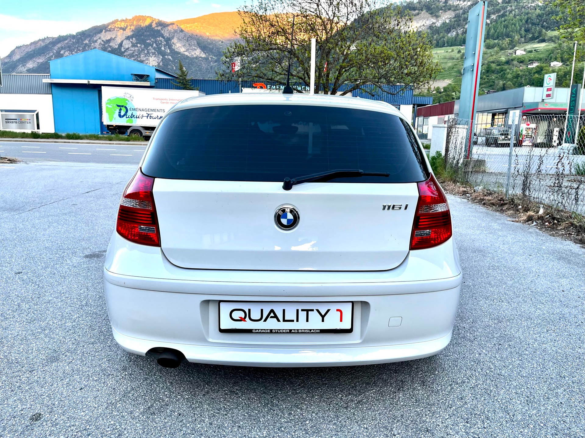 BMW 116i Dynamic Edition-image-8