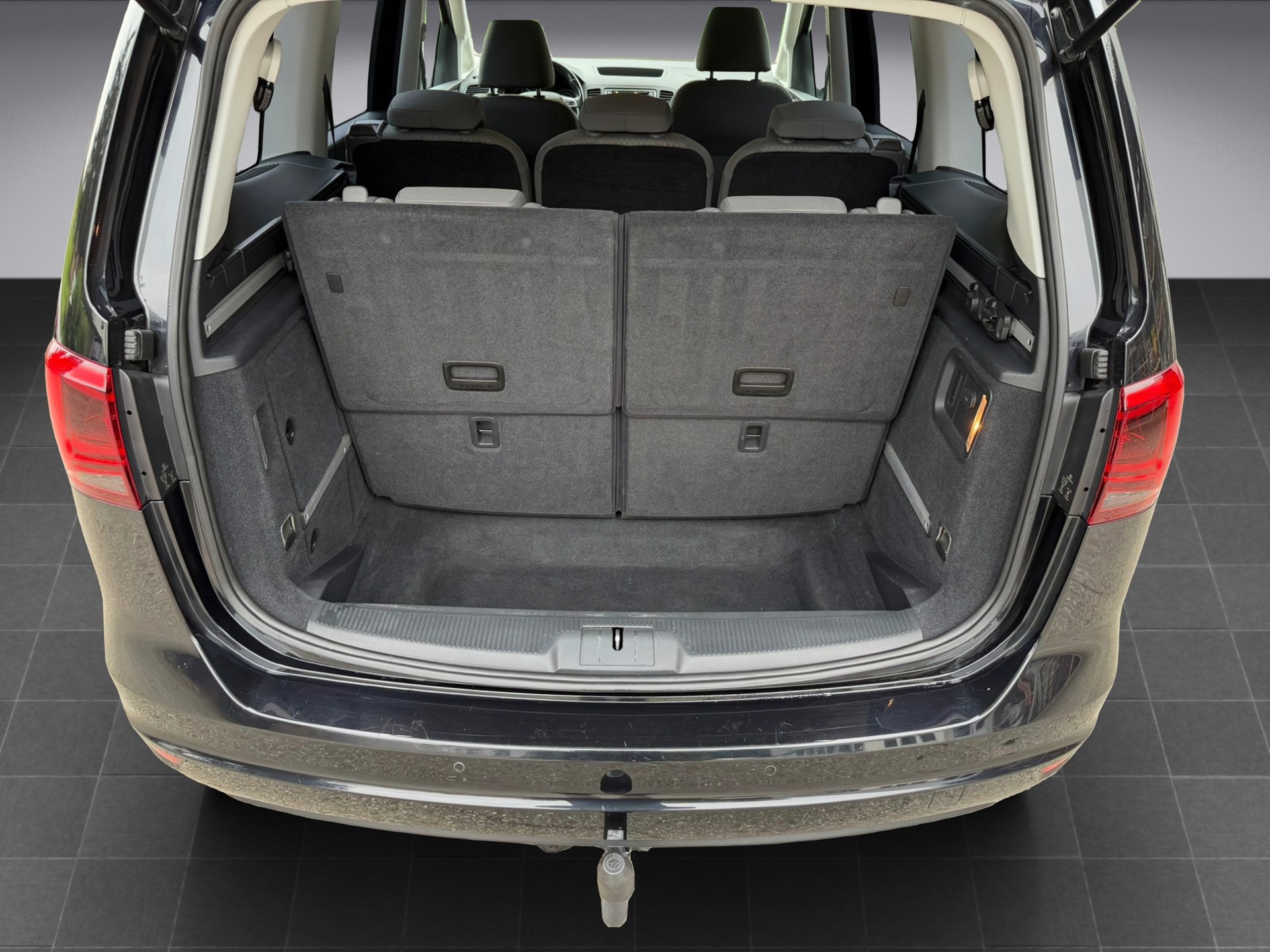 SEAT Alhambra 2.0 TDI Style DSG * 7 Plätzer * Facelift * AHK *-image-22