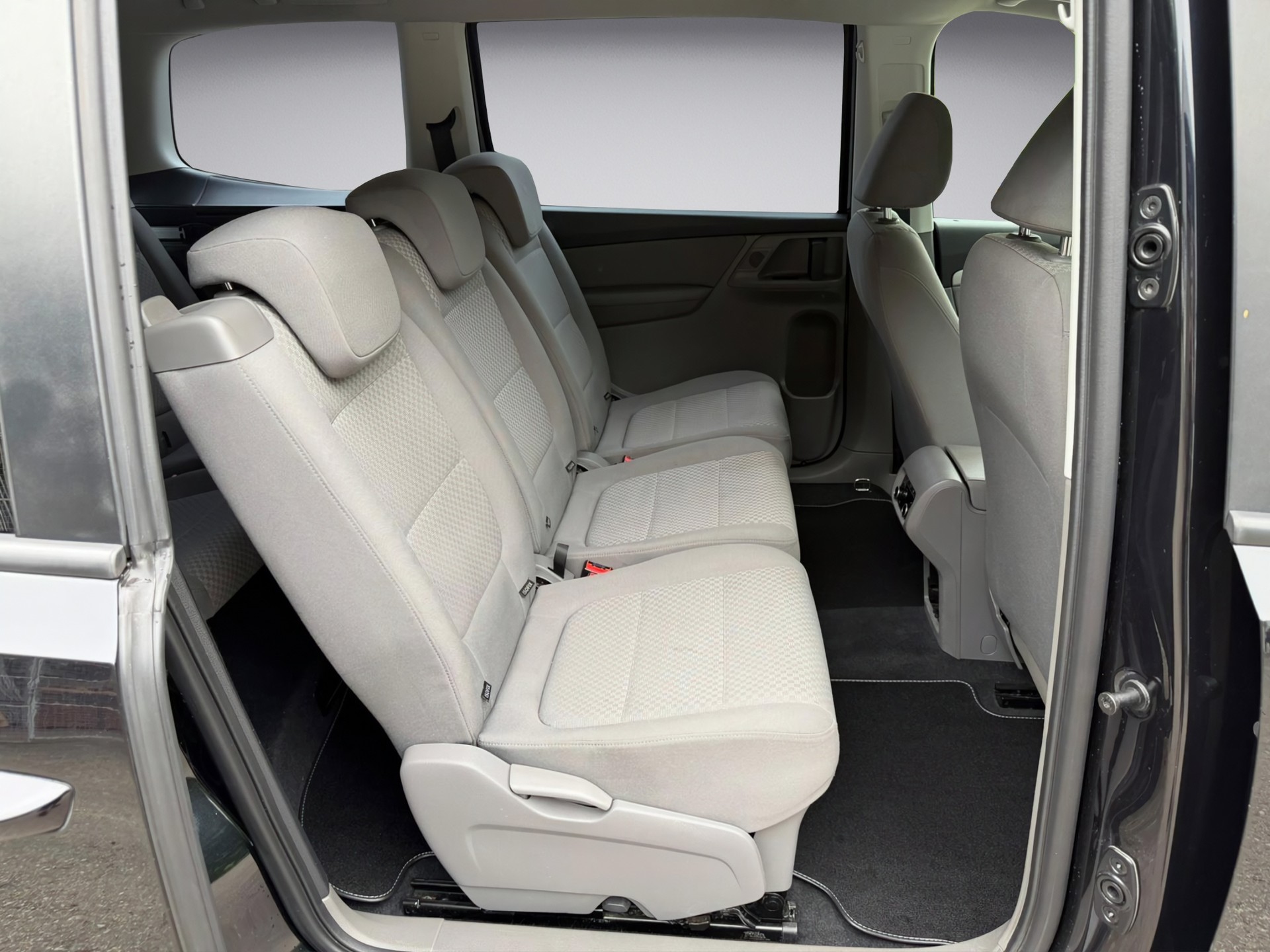 SEAT Alhambra 2.0 TDI Style DSG * 7 Plätzer * Facelift * AHK *-image-15