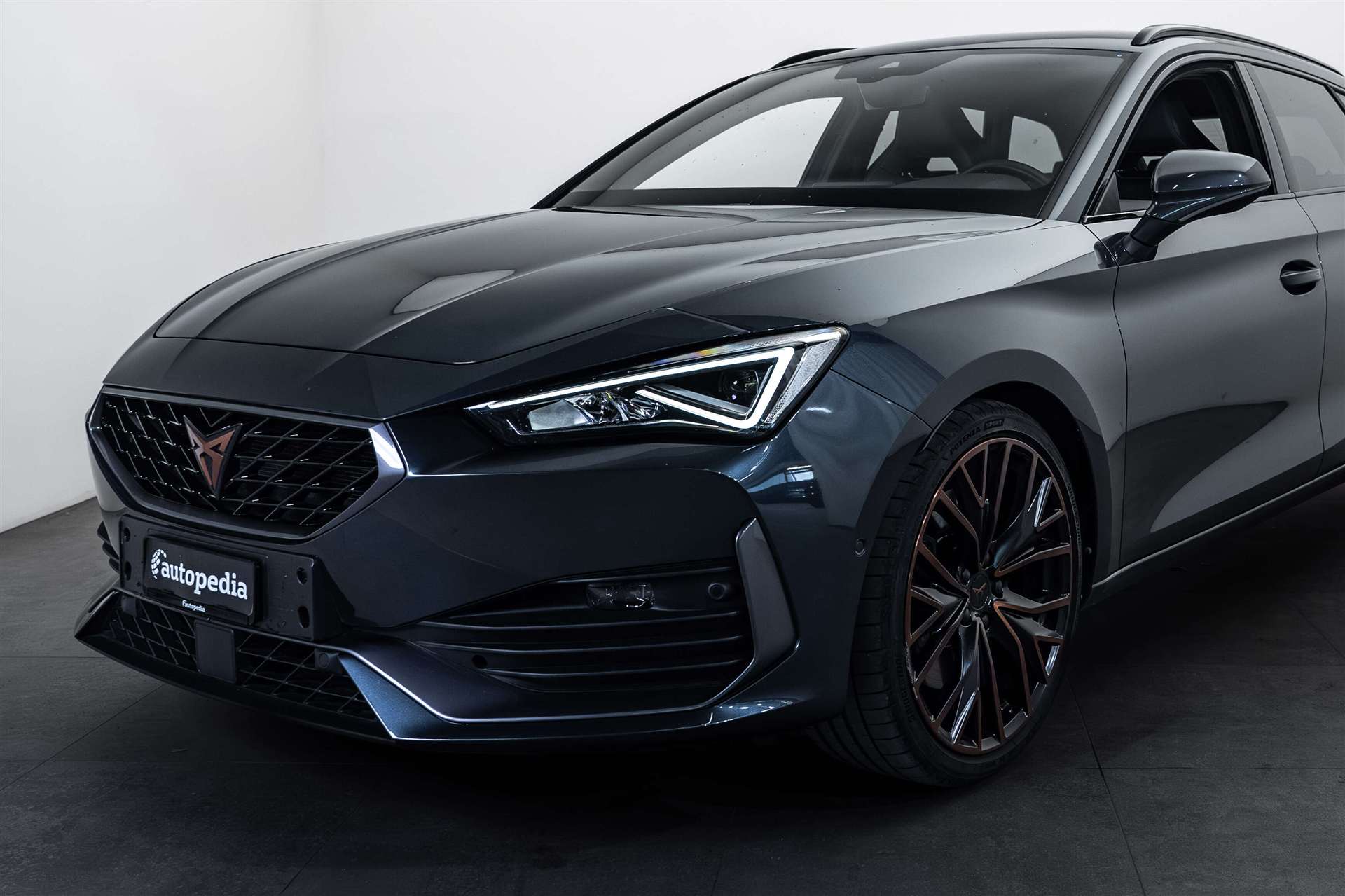 CUPRA LEON ST 2.0 TSI VZ DSG 4Drive 310PS-showroom-element-1
