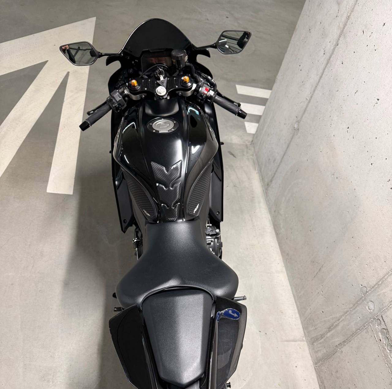 YAMAHA YZF-R7-image-8