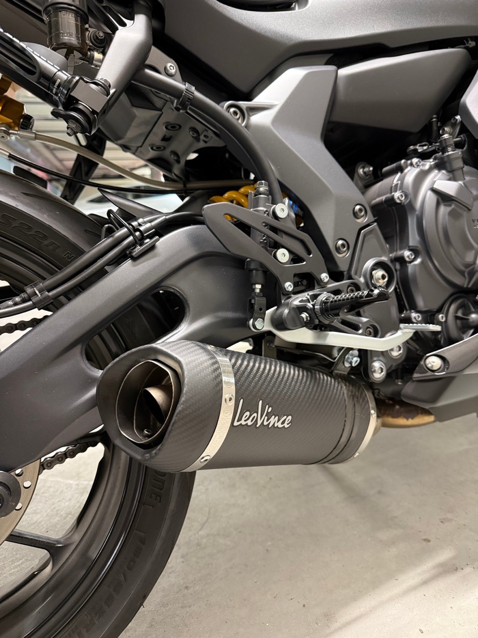 YAMAHA YZF-R7-image-2