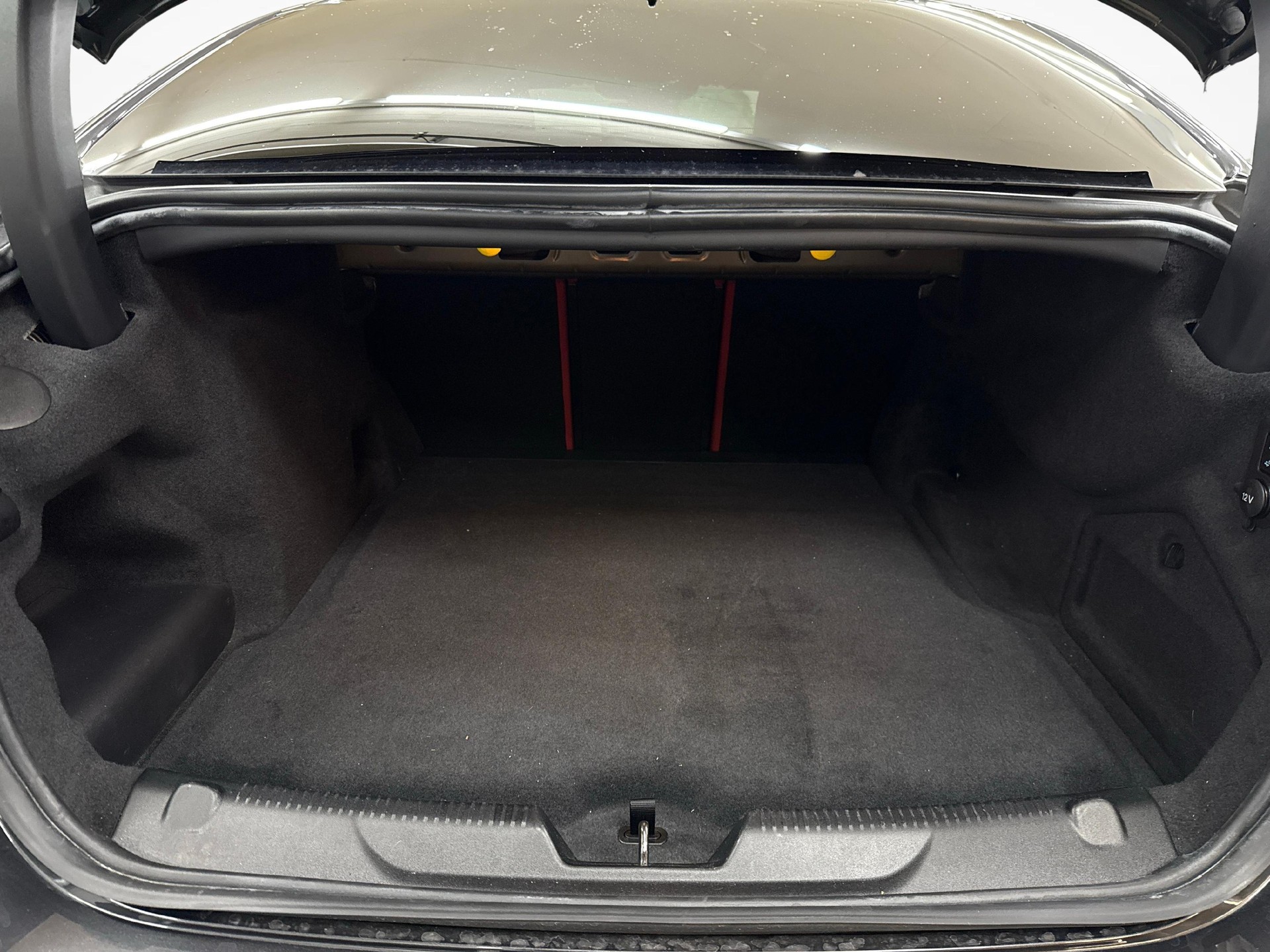 JAGUAR XE 2.0 T 300 Sport AWD-image-11